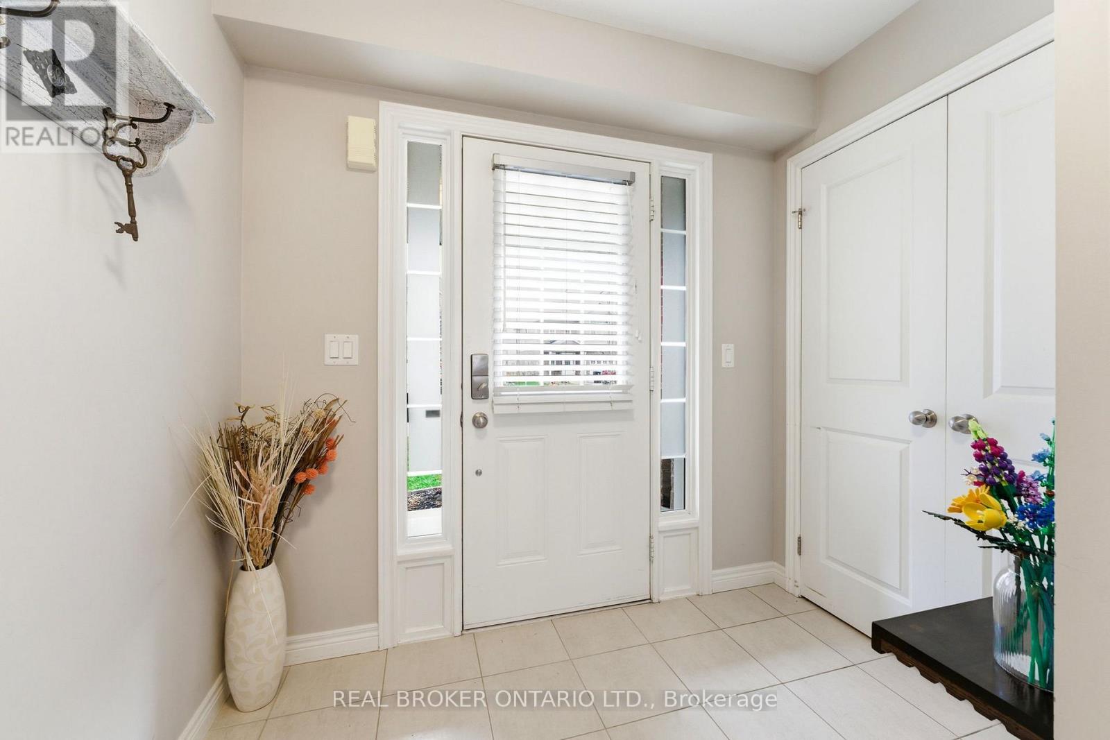 6 Freer Drive, North Dumfries, Ontario  N0B 1E0 - Photo 3 - X13028402