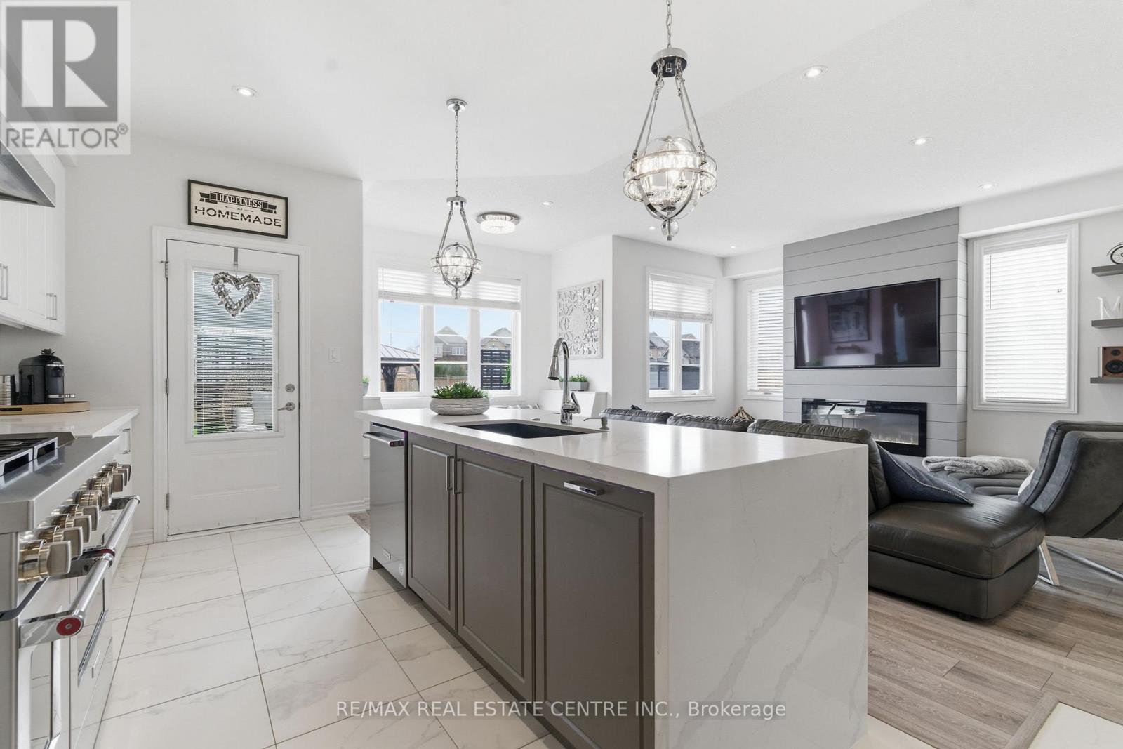 27 Gibbs Way, Centre Wellington, Ontario  N1M 0G7 - Photo 12 - X13028404