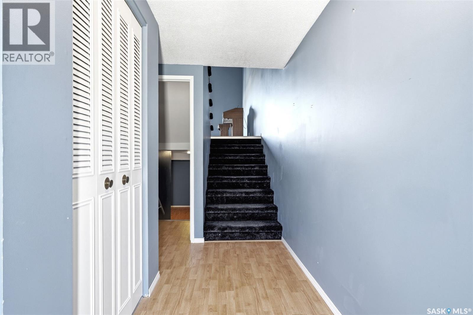 104 Lockwood Road, Regina, Saskatchewan  S4S 3G2 - Photo 3 - SK033486