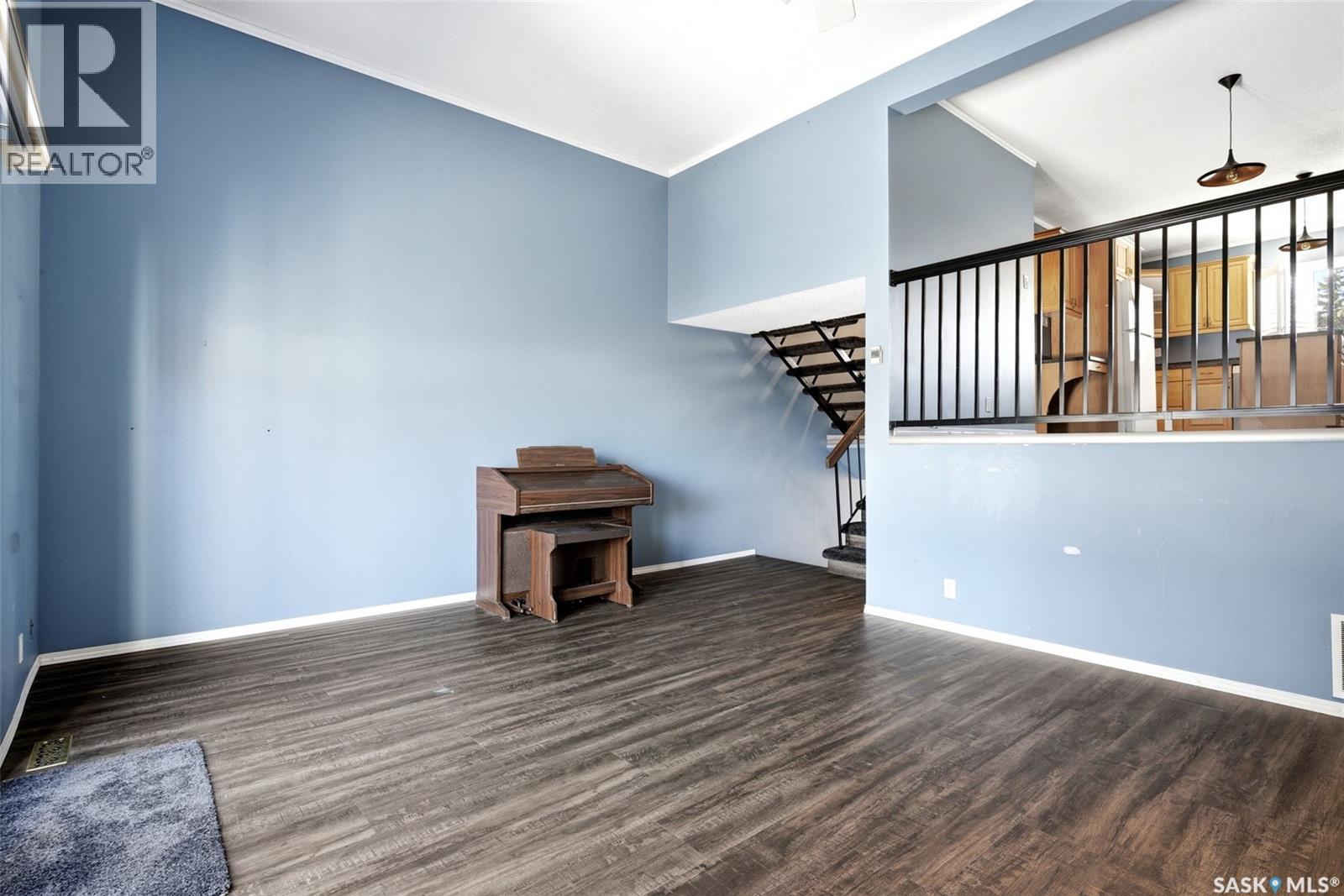 104 Lockwood Road, Regina, Saskatchewan  S4S 3G2 - Photo 8 - SK033486