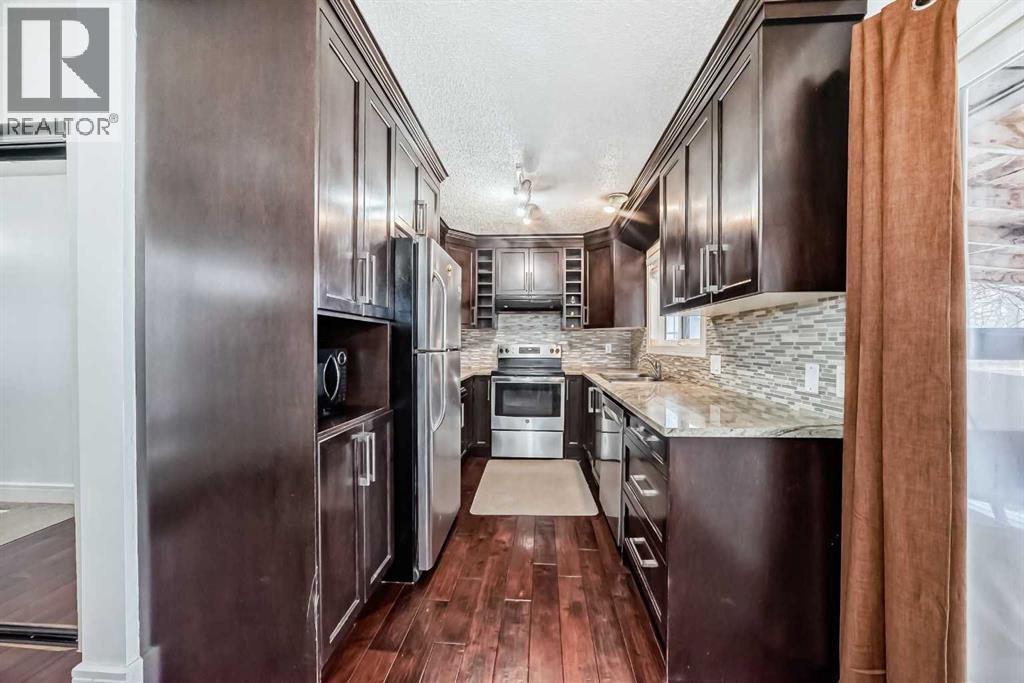 19 Castlepark Way Ne, Calgary, Alberta  T3J 1R7 - Photo 8 - A2297081