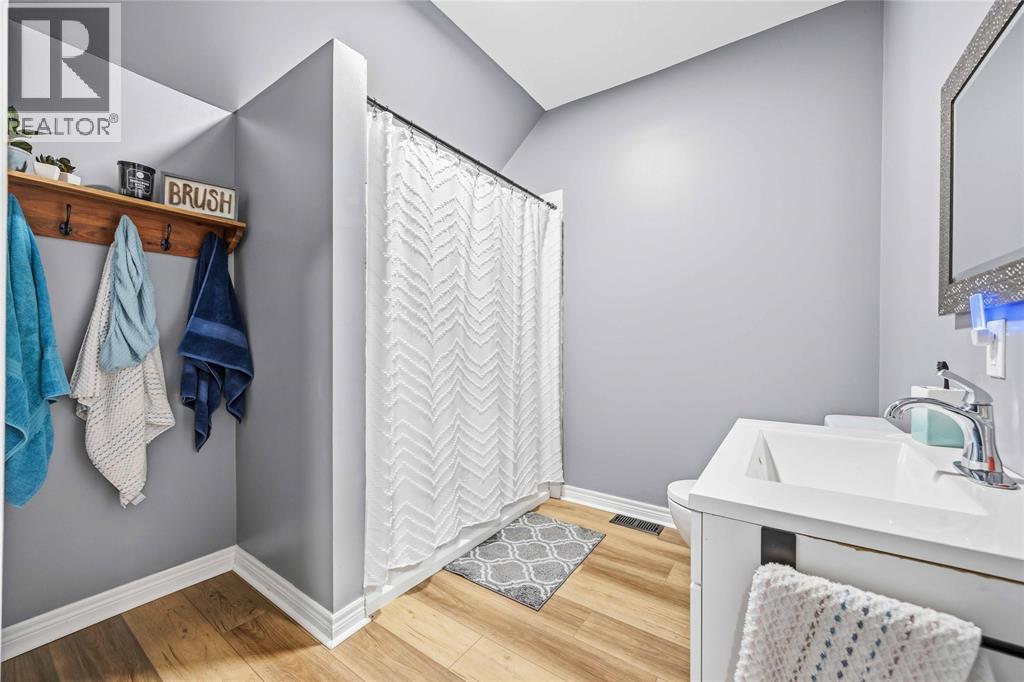 2565 Elizabeth Street, Oil Springs, Ontario  N0N 1P0 - Photo 22 - 26007048