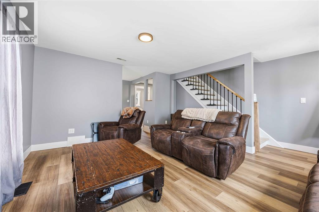 2565 Elizabeth Street, Oil Springs, Ontario  N0N 1P0 - Photo 17 - 26007048