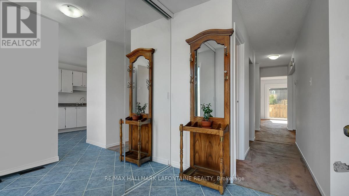 46 - 890 Cahill Drive W, Ottawa, Ontario  K1V 9A4 - Photo 2 - X13028506