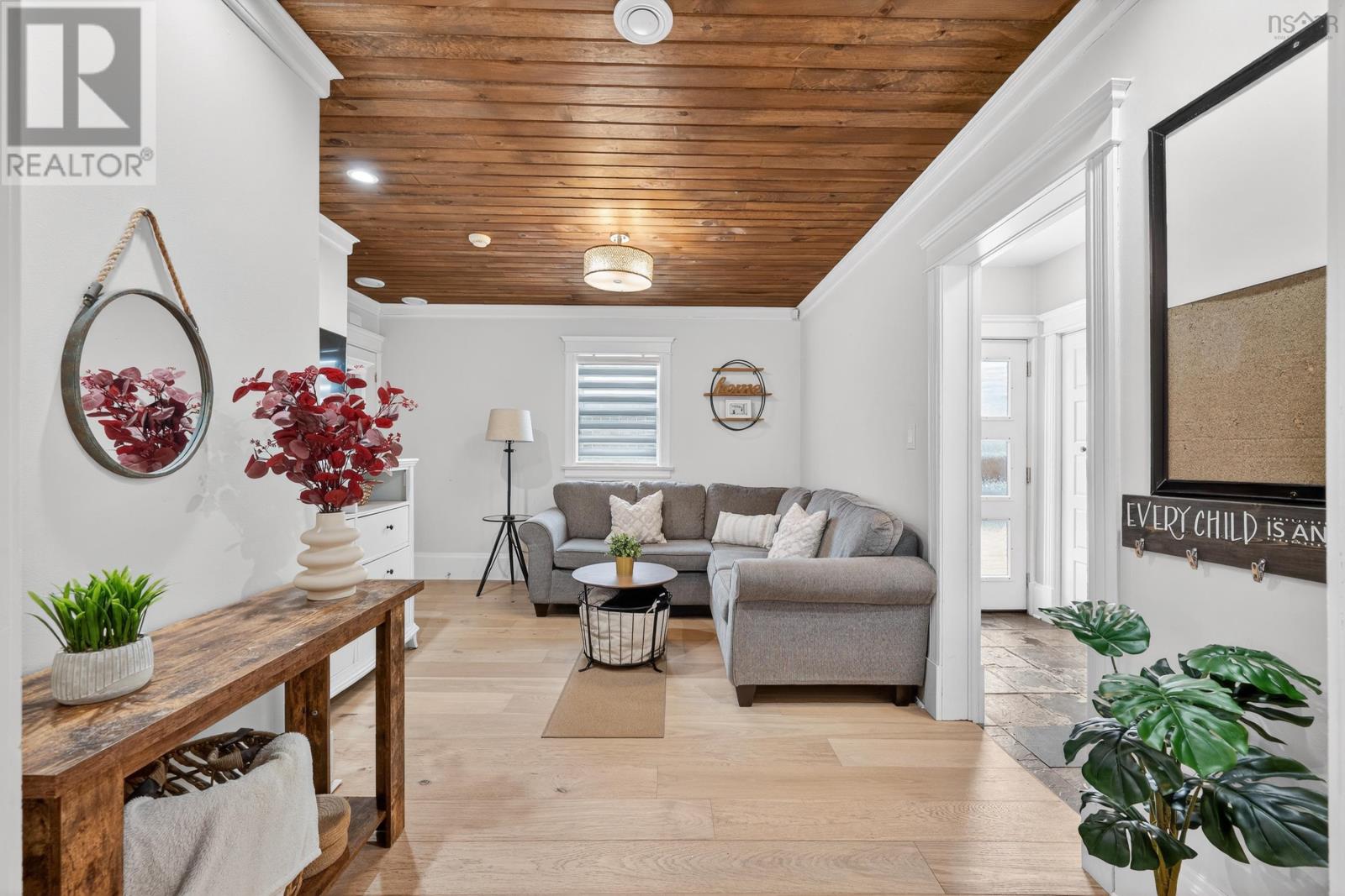 760 Main Street, Glace Bay, Nova Scotia  B1A 4Y9 - Photo 8 - 202608191