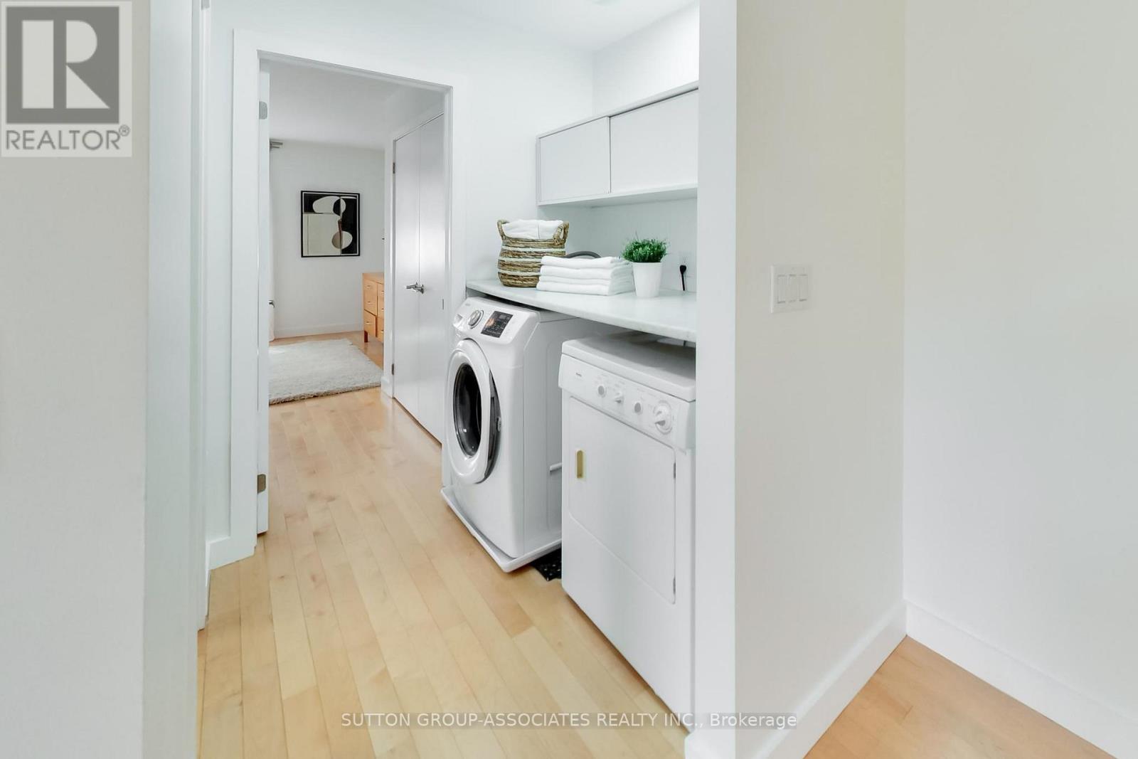 80a Robina Avenue, Toronto, Ontario  M6C 3Y7 - Photo 17 - C13028578