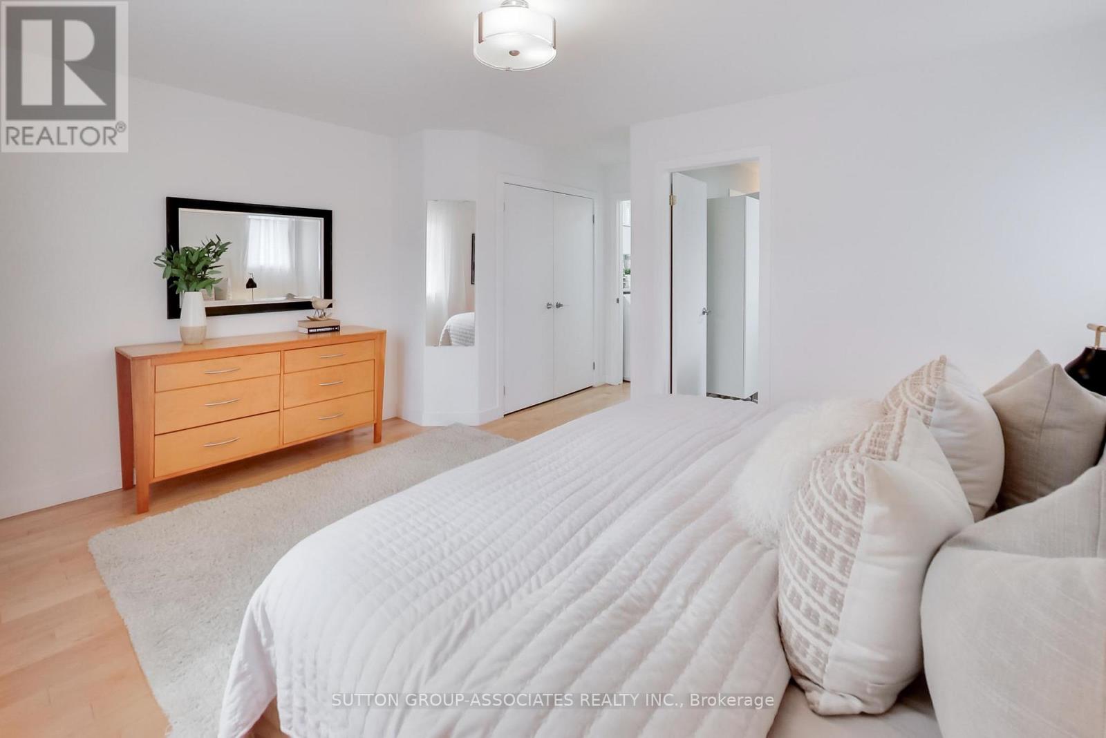 80a Robina Avenue, Toronto, Ontario  M6C 3Y7 - Photo 20 - C13028578