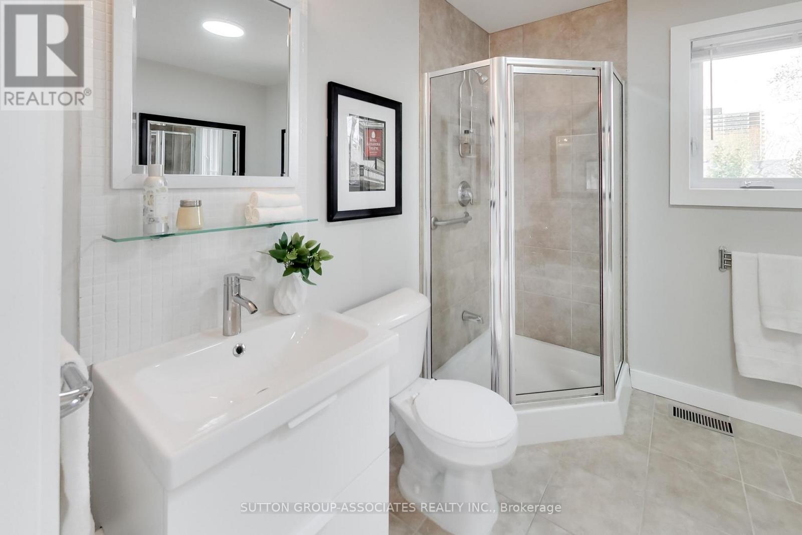 80a Robina Avenue, Toronto, Ontario  M6C 3Y7 - Photo 22 - C13028578