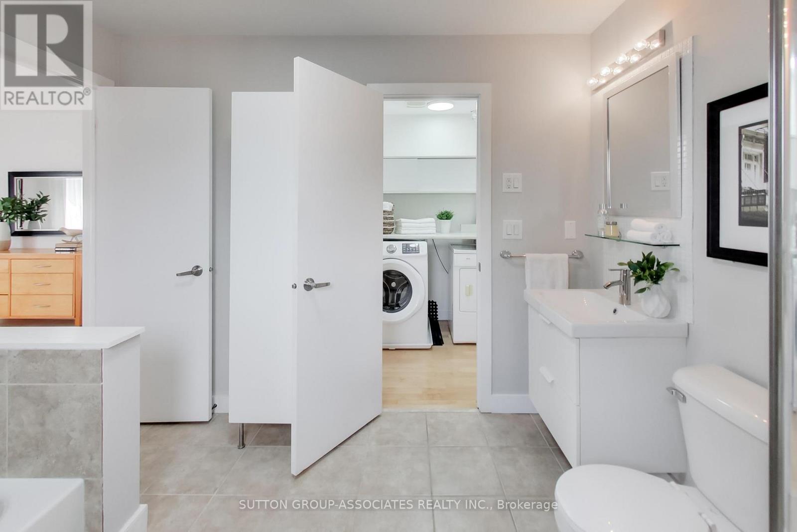 80a Robina Avenue, Toronto, Ontario  M6C 3Y7 - Photo 23 - C13028578