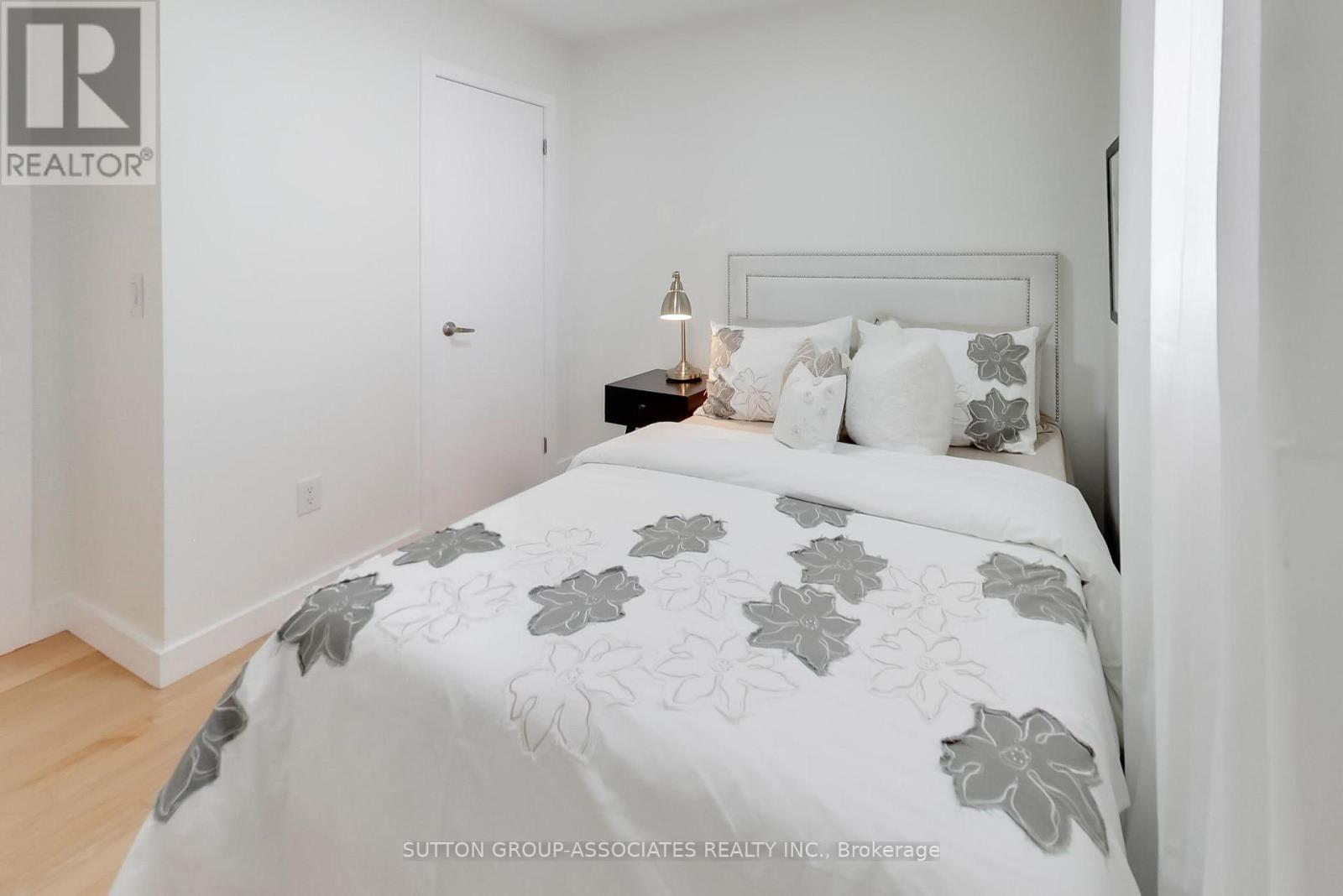 80a Robina Avenue, Toronto, Ontario  M6C 3Y7 - Photo 27 - C13028578