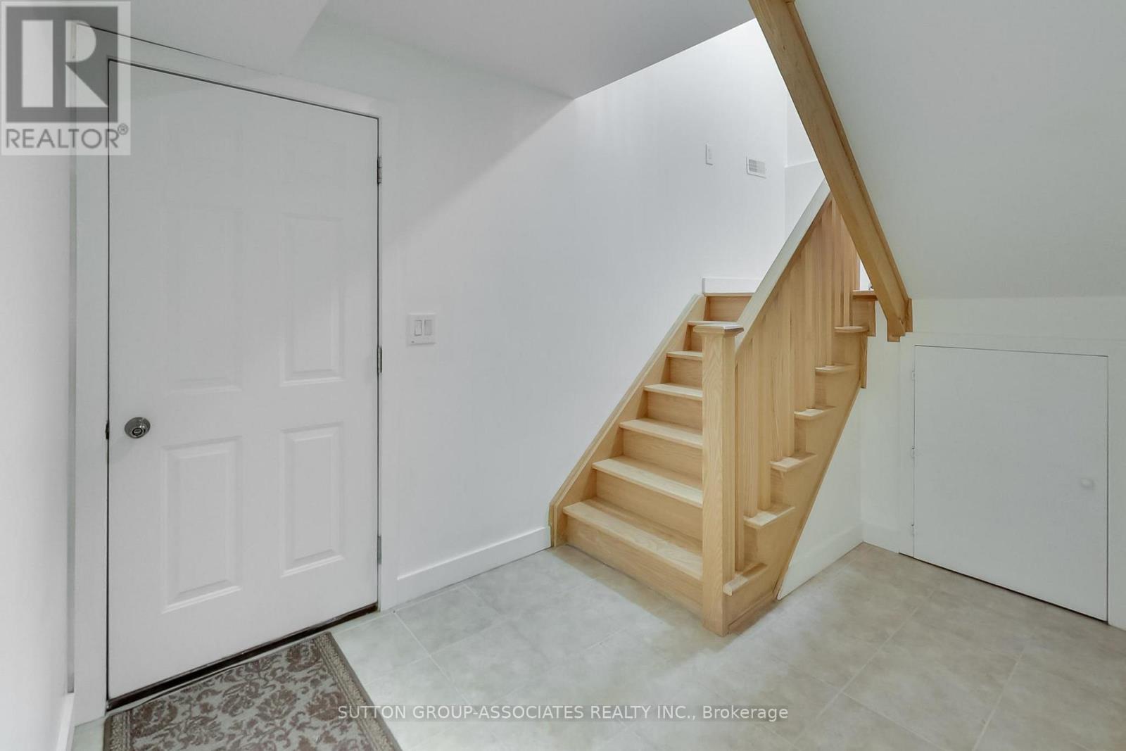 80a Robina Avenue, Toronto, Ontario  M6C 3Y7 - Photo 29 - C13028578