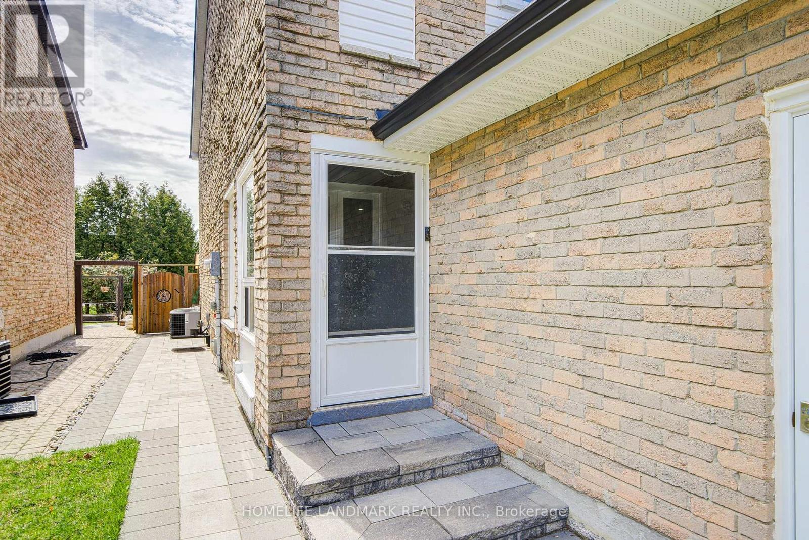 45 Longmeadow Crescent, Markham, Ontario  L3R 3J6 - Photo 2 - N13028510