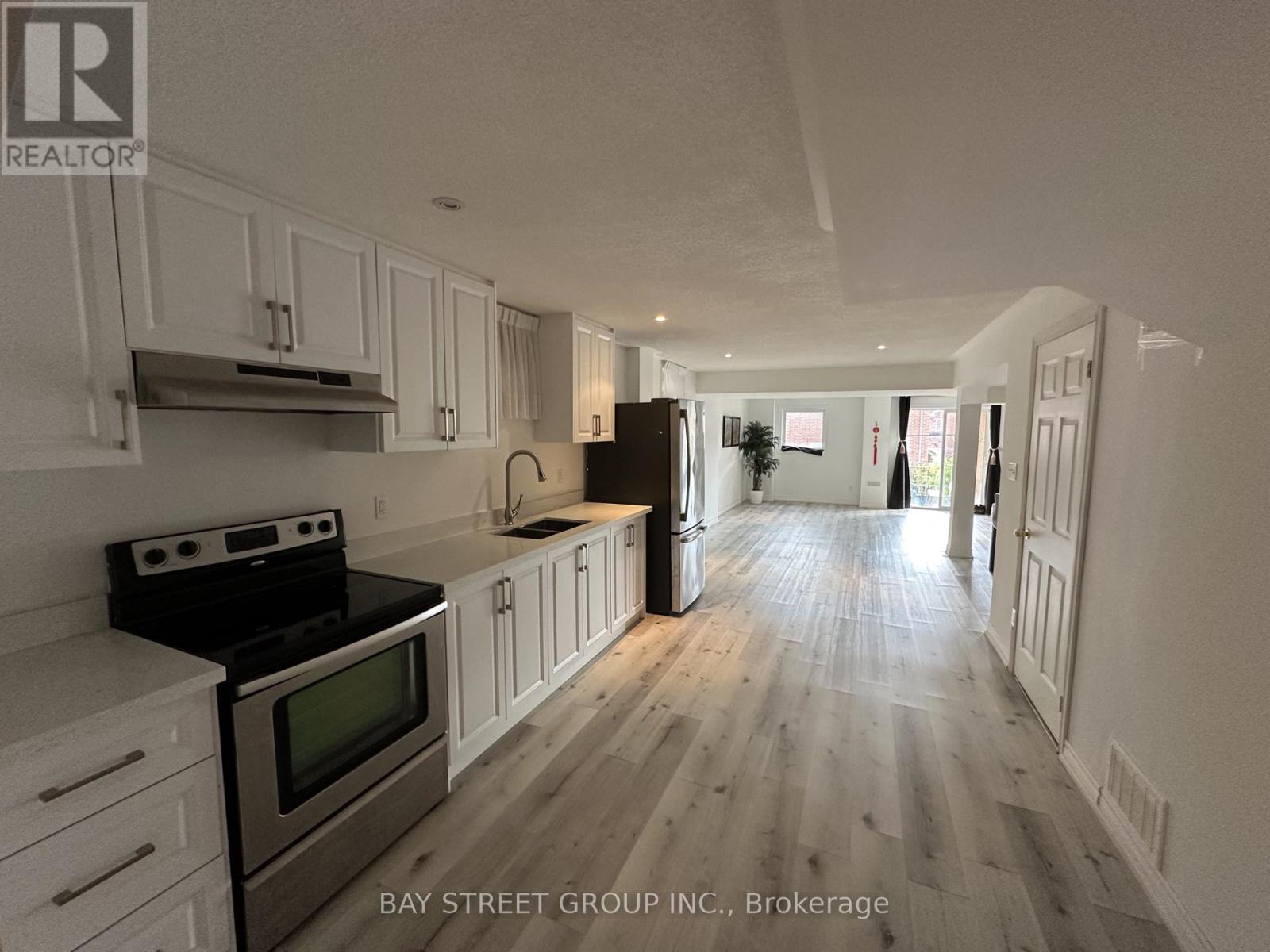 196 COLESBROOK ROAD, Richmond Hill, Ontario