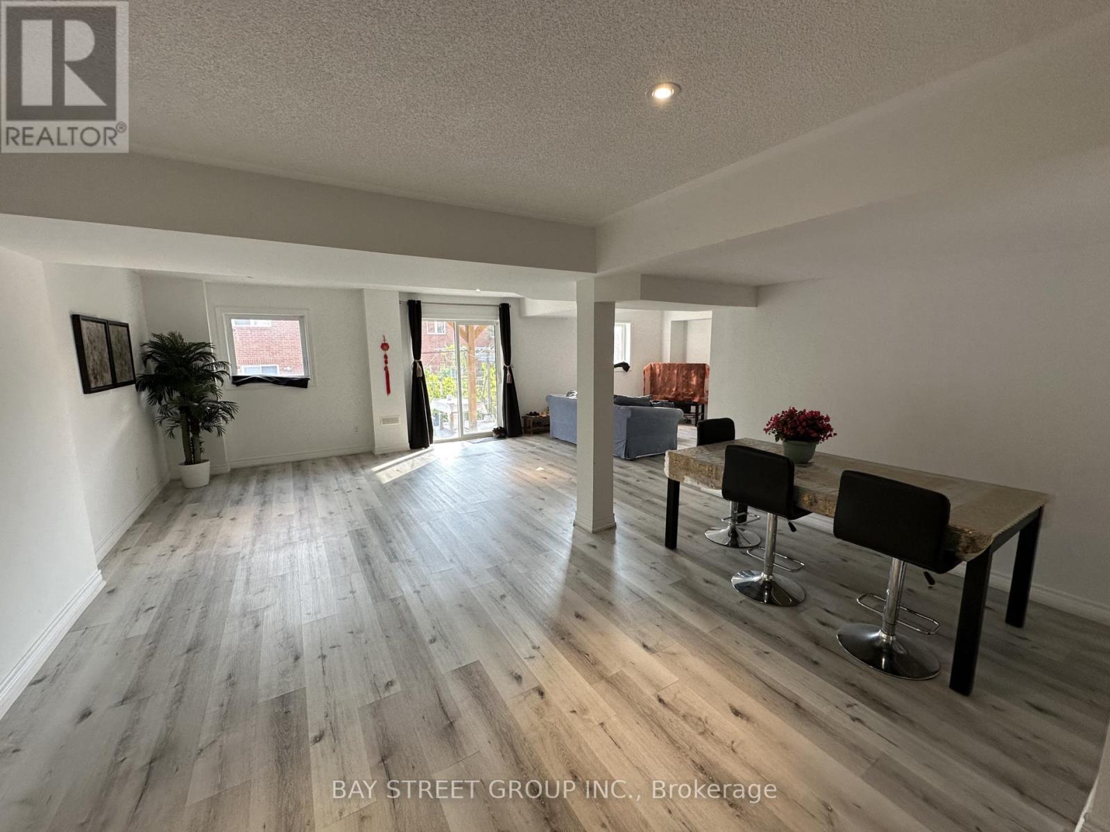 196 Colesbrook Road, Richmond Hill, Ontario  L4S 0C2 - Photo 2 - N13028534