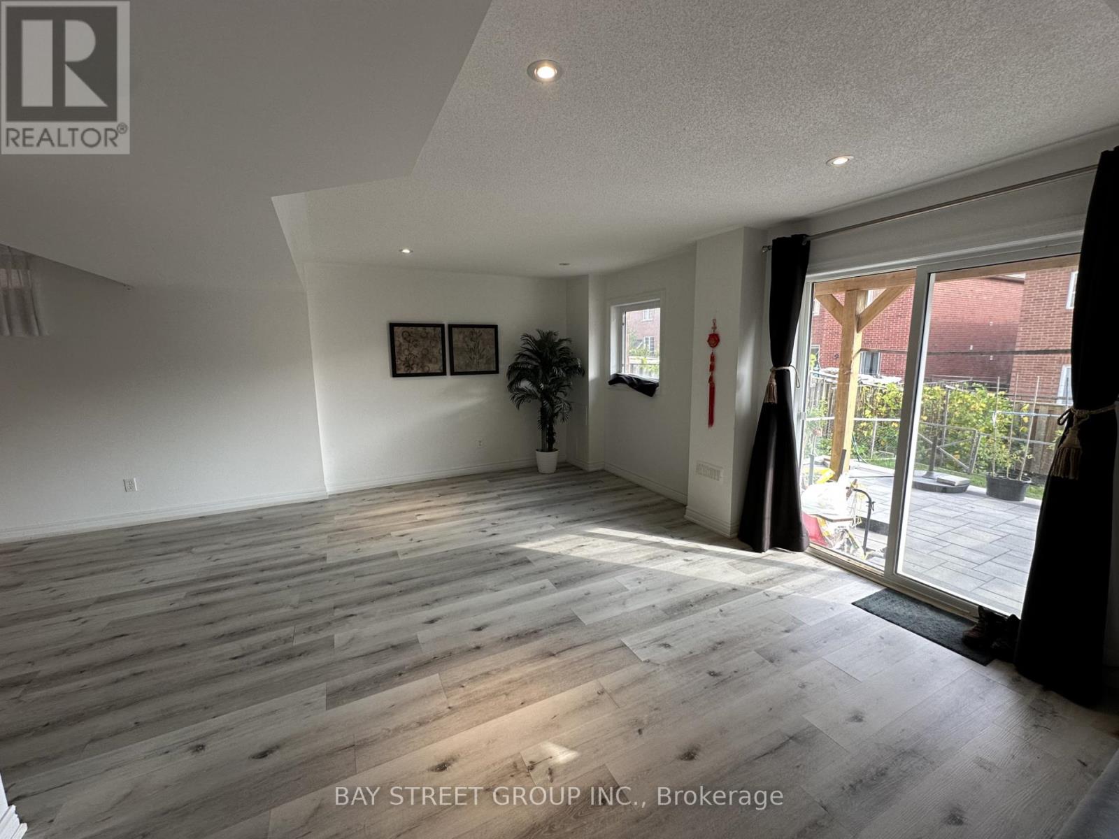 196 Colesbrook Road, Richmond Hill, Ontario  L4S 0C2 - Photo 4 - N13028534