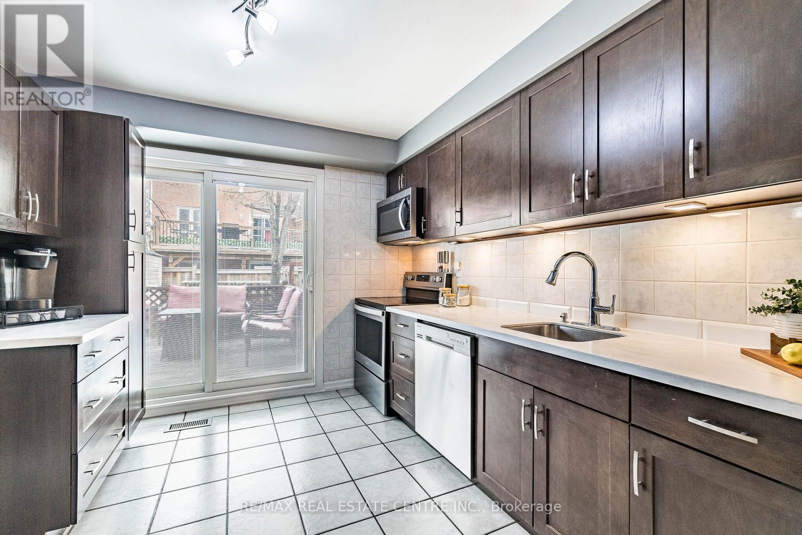 34 Berkshire Square, Brampton, Ontario  L6Z 1N4 - Photo 12 - W13028520