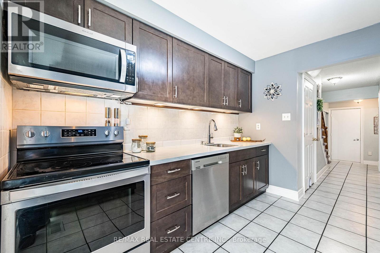 34 Berkshire Square, Brampton, Ontario  L6Z 1N4 - Photo 13 - W13028520