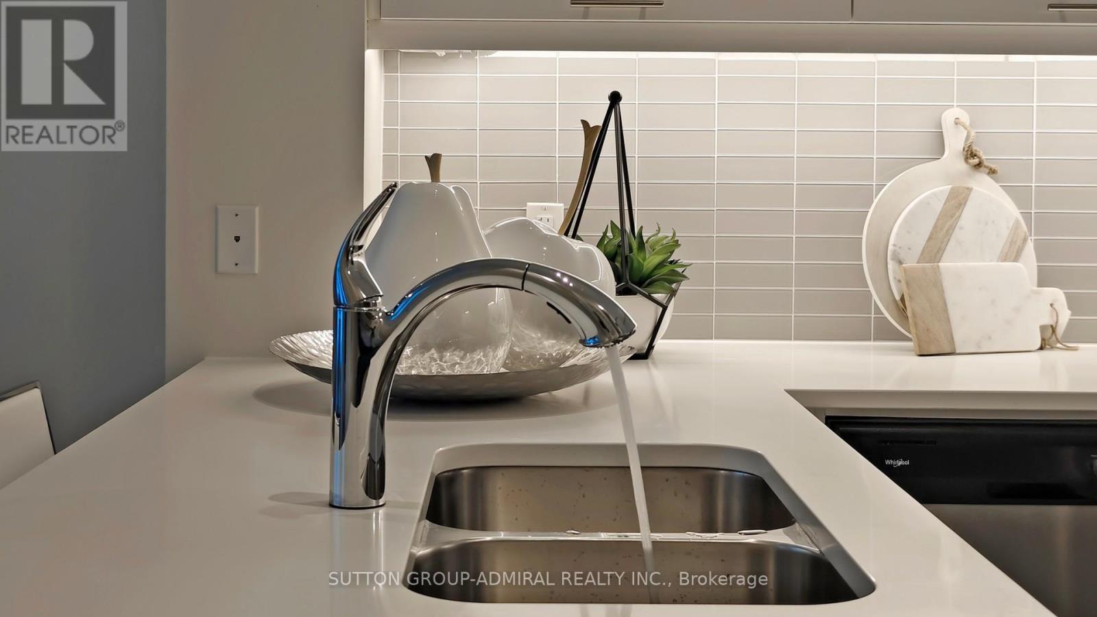 Th 101 - 39 Annie Craig Drive, Toronto, Ontario  M8V 0C5 - Photo 12 - W13028528