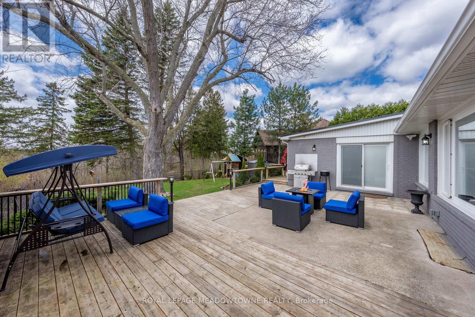 4 Chipper Court, Halton Hills, Ontario  L7G 1L3 - Photo 18 - W13028532