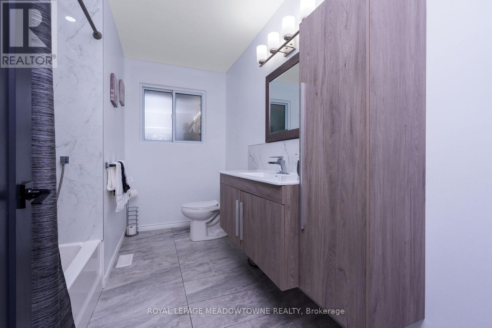 4 Chipper Court, Halton Hills, Ontario  L7G 1L3 - Photo 28 - W13028532