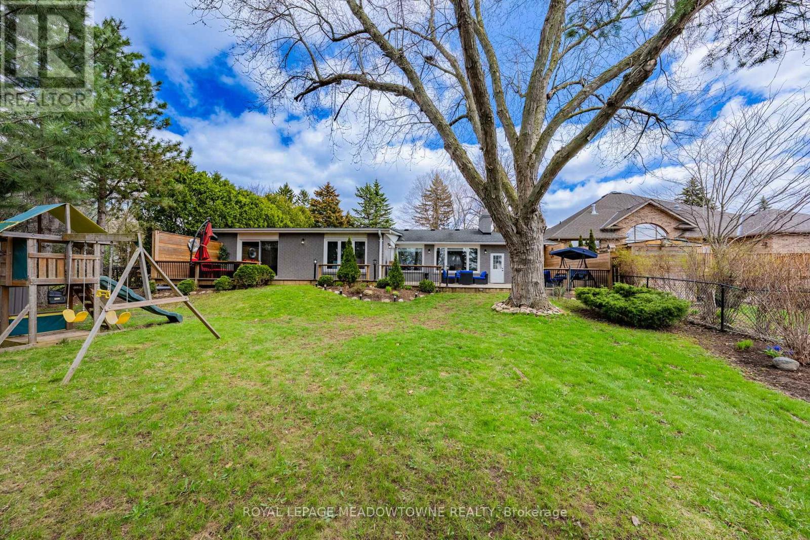 4 Chipper Court, Halton Hills, Ontario  L7G 1L3 - Photo 39 - W13028532