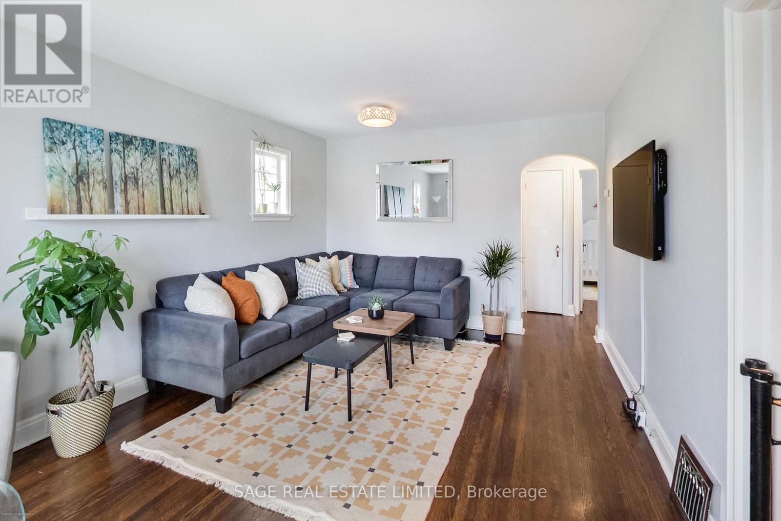 48 Murrie Street, Toronto, Ontario  M8V 1X7 - Photo 11 - W13028552