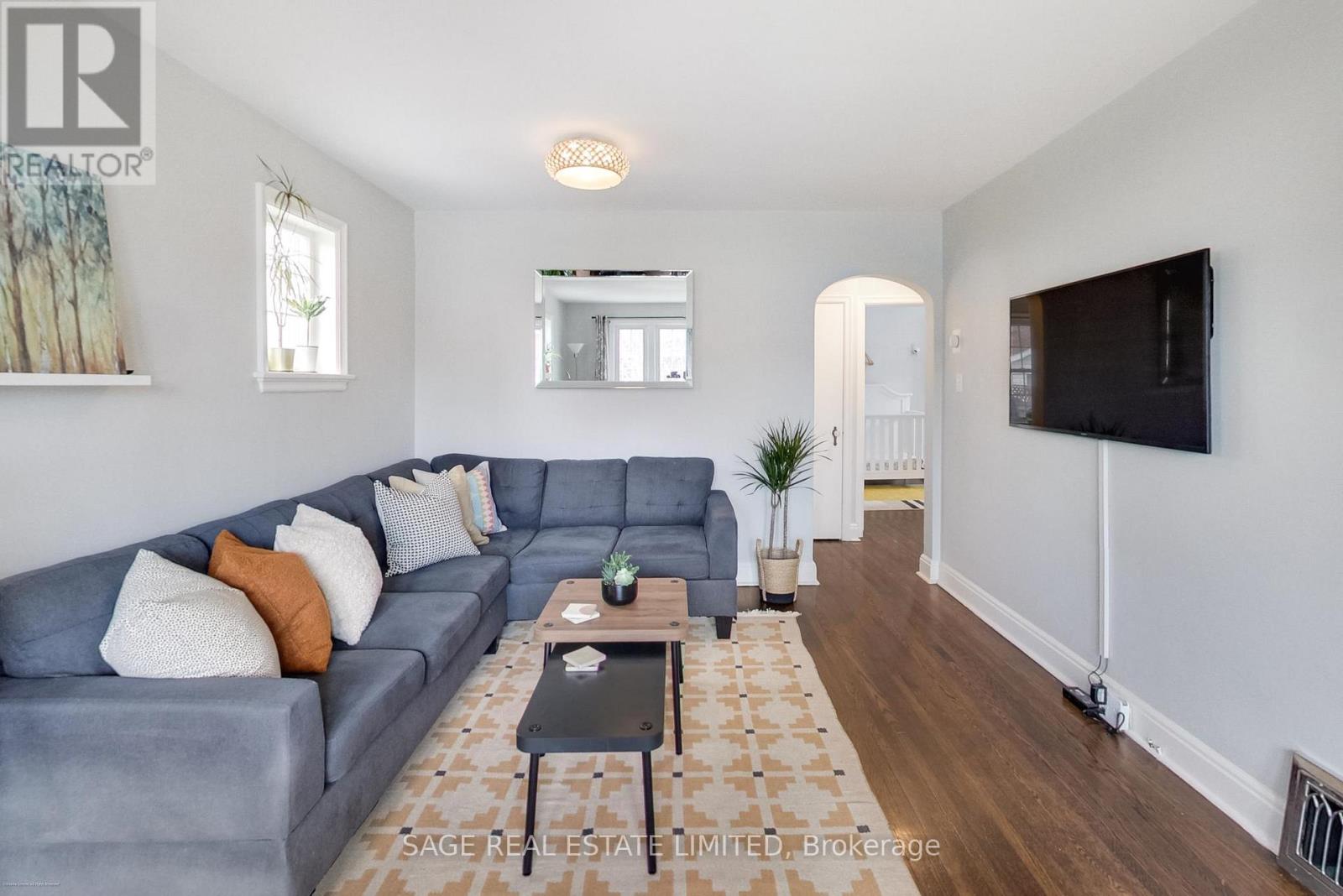 48 Murrie Street, Toronto, Ontario  M8V 1X7 - Photo 12 - W13028552