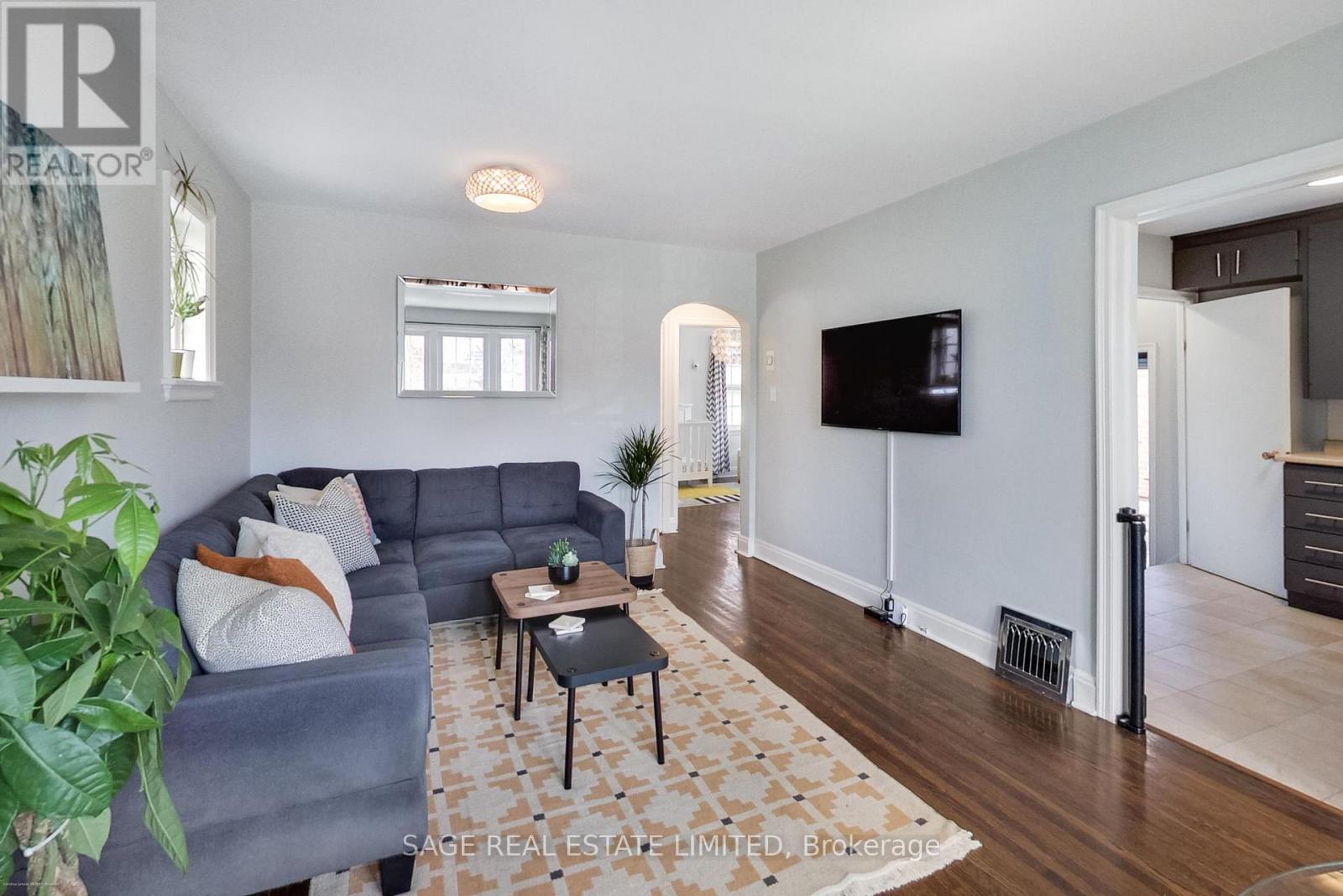 48 Murrie Street, Toronto, Ontario  M8V 1X7 - Photo 13 - W13028552