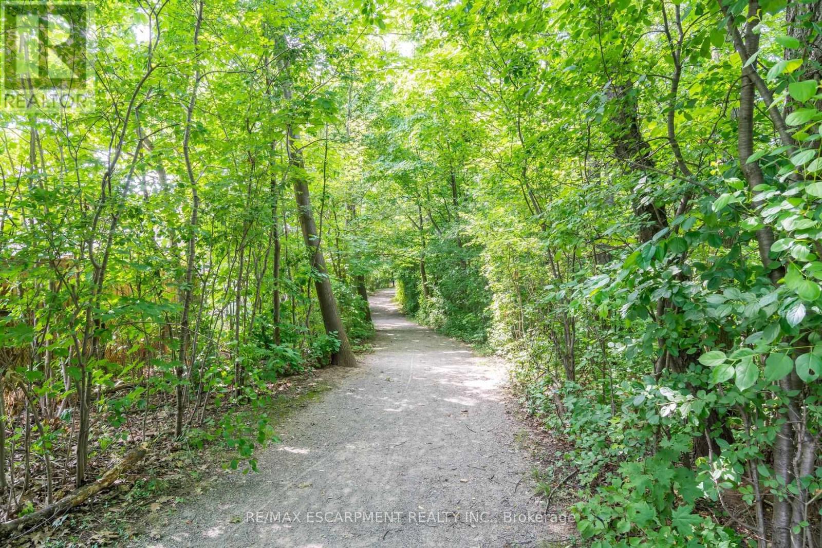 2393 Dalebrook Drive, Oakville, Ontario  L6H 6K4 - Photo 40 - W13028568