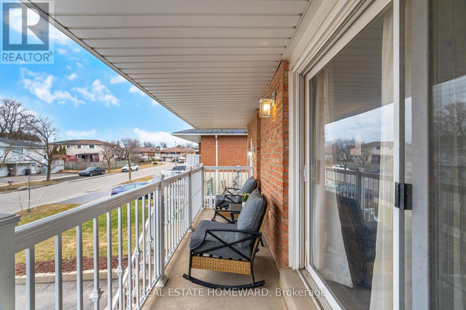 309 Royal Salisbury Way, Brampton, Ontario  L6V 3G4 - Photo 7 - W13028584