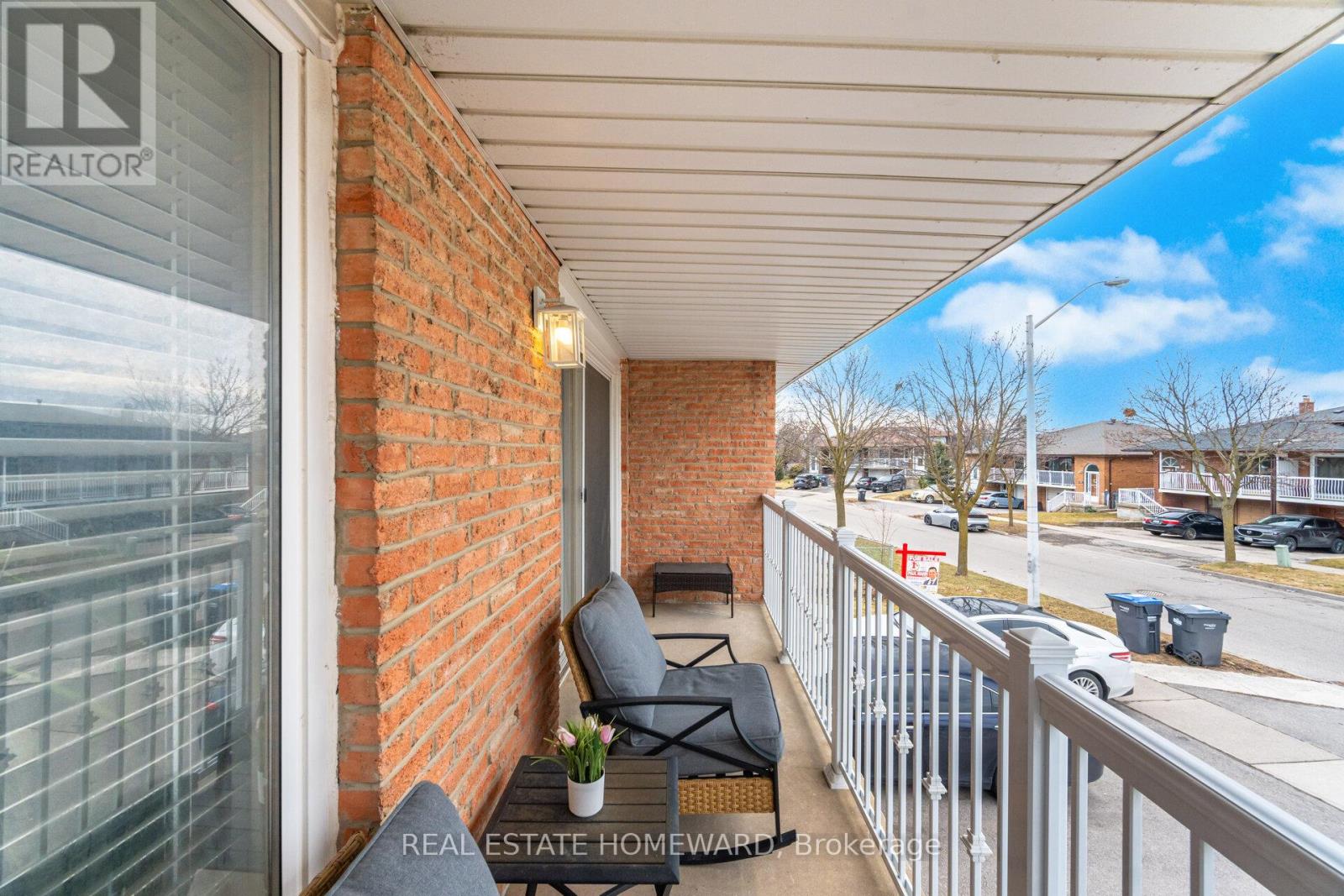 309 Royal Salisbury Way, Brampton, Ontario  L6V 3G4 - Photo 8 - W13028584