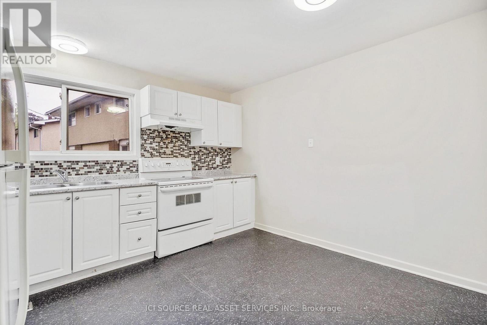 1391 Claymor Avenue, Ottawa, Ontario  K2C 1S5 - Photo 4 - X13028524