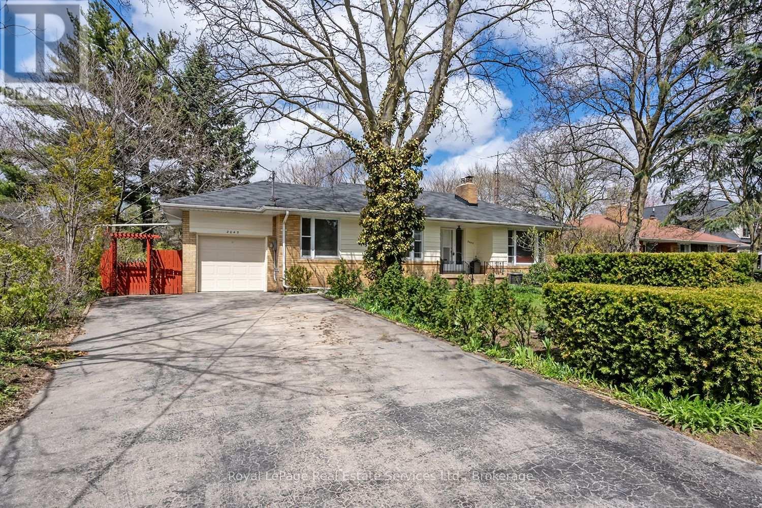 2043 DEVON ROAD, Oakville, Ontario