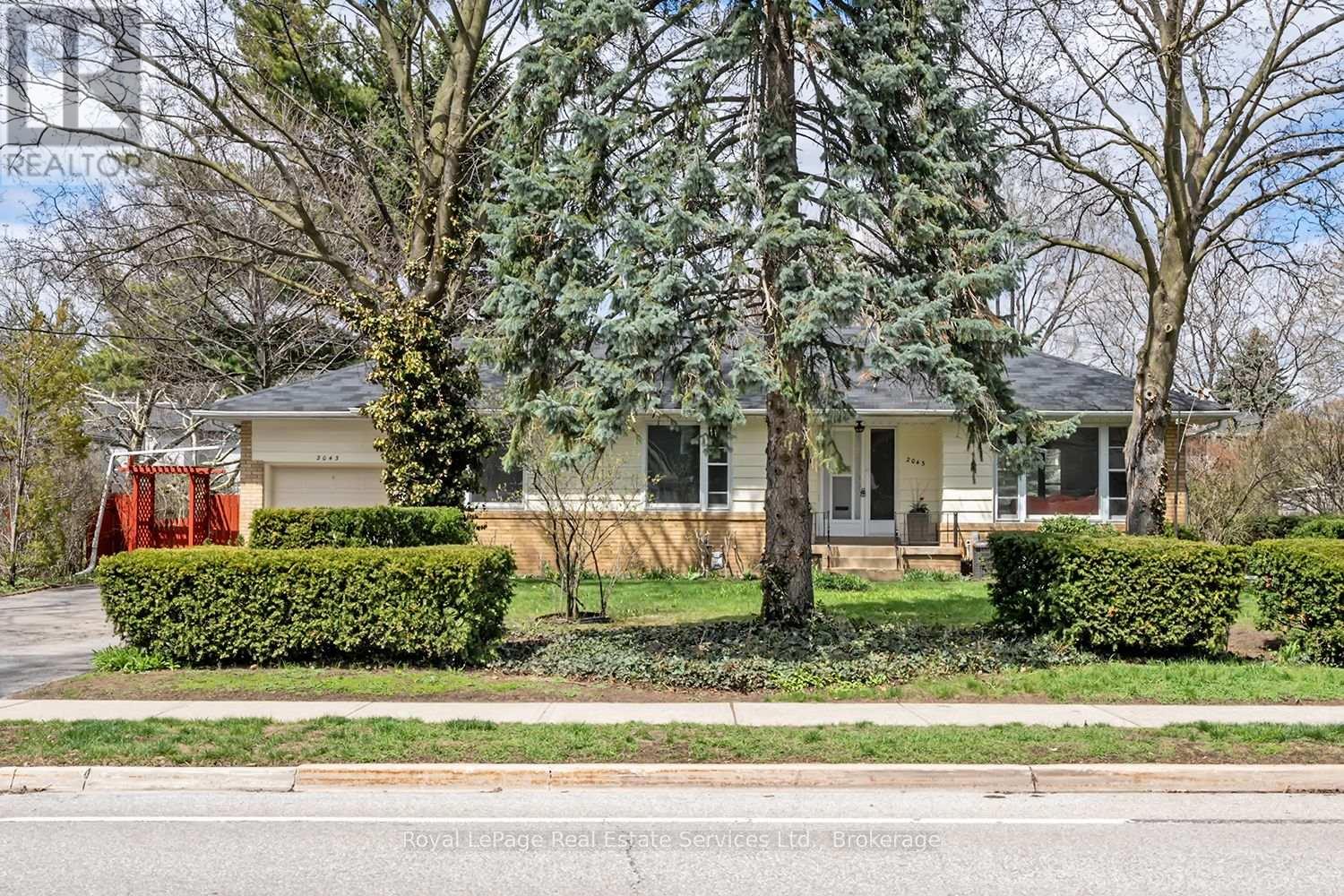 2043 Devon Road, Oakville, Ontario  L6J 2N1 - Photo 3 - W13026482