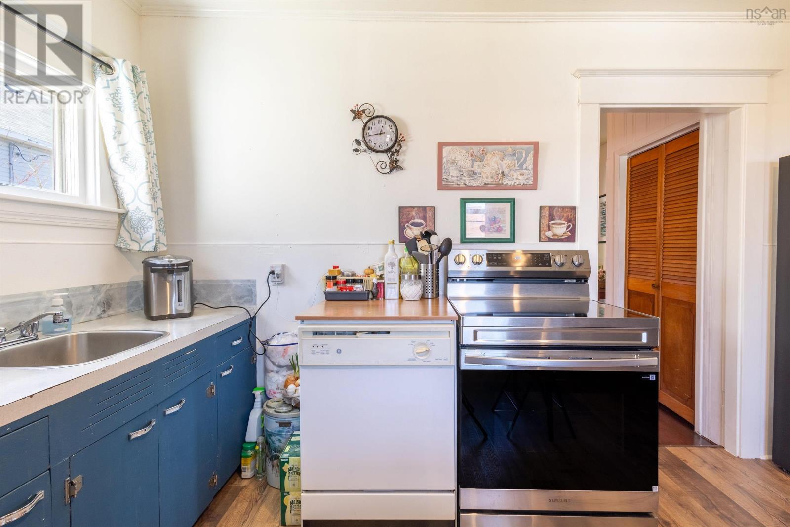 72 Connaught Avenue Avenue, Glace Bay, Nova Scotia  B1A 5S2 - Photo 9 - 202608193