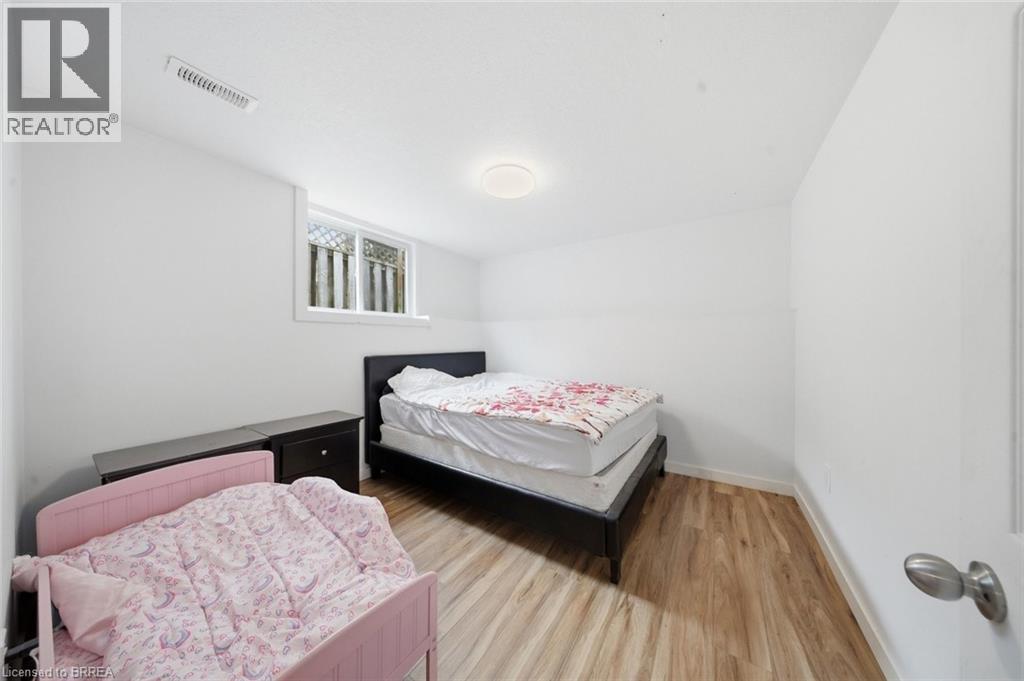 70 Avenue Road, Cambridge, Ontario  N1R 1B9 - Photo 30 - 40822777