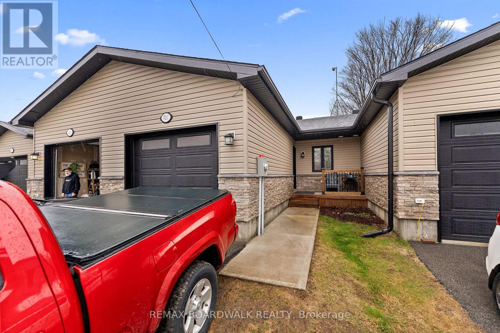 C - 32 DAVID STREET, Edwardsburgh/Cardinal, Ontario