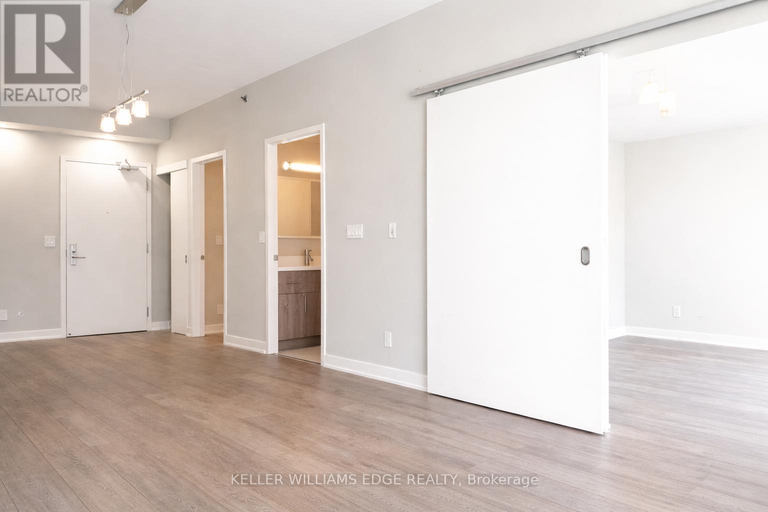 1013 - 21 Nelson Street, Toronto, Ontario  M5V 1T8 - Photo 3 - C13028598