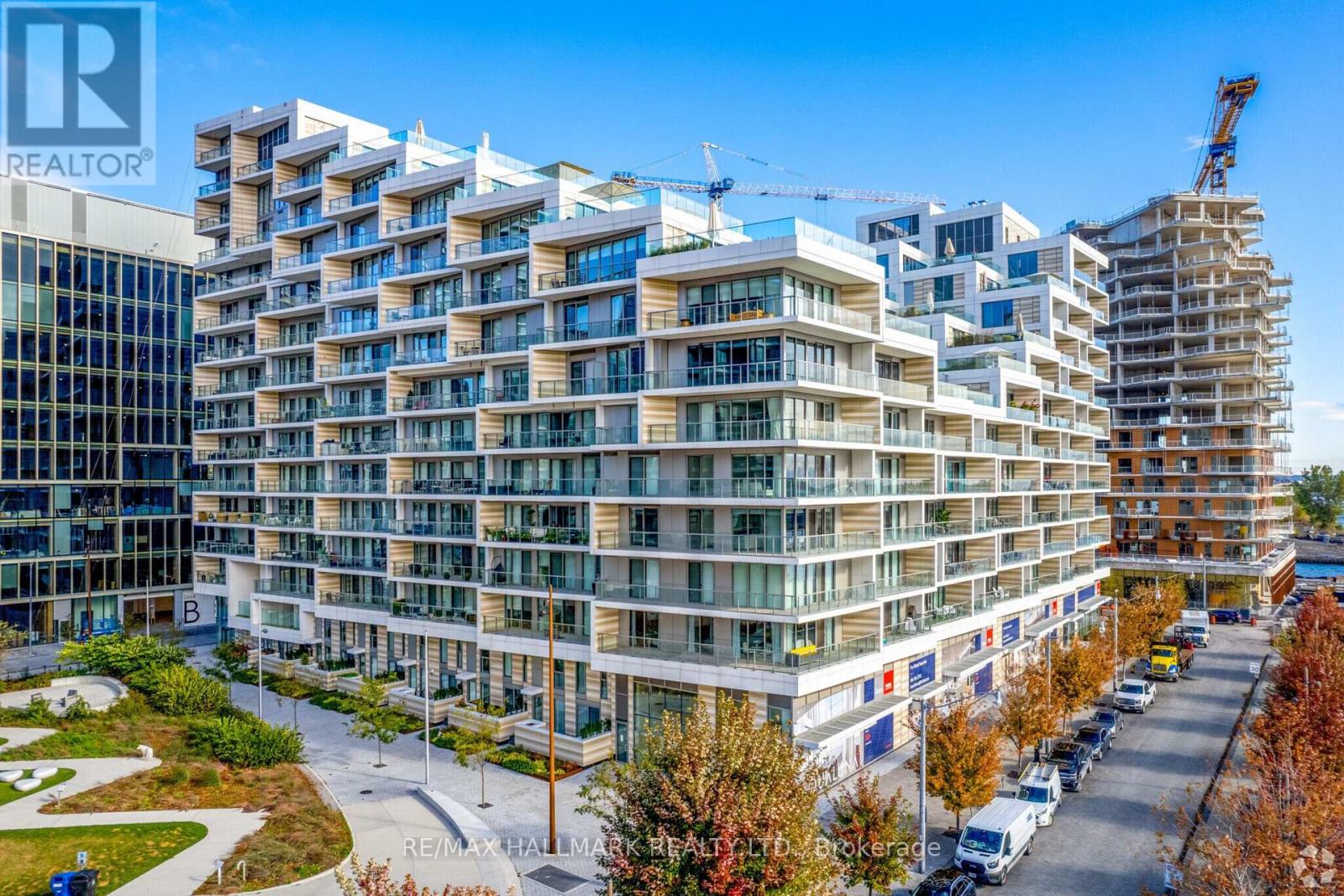 221 - 118 MERCHANTS WHARF, Toronto, Ontario