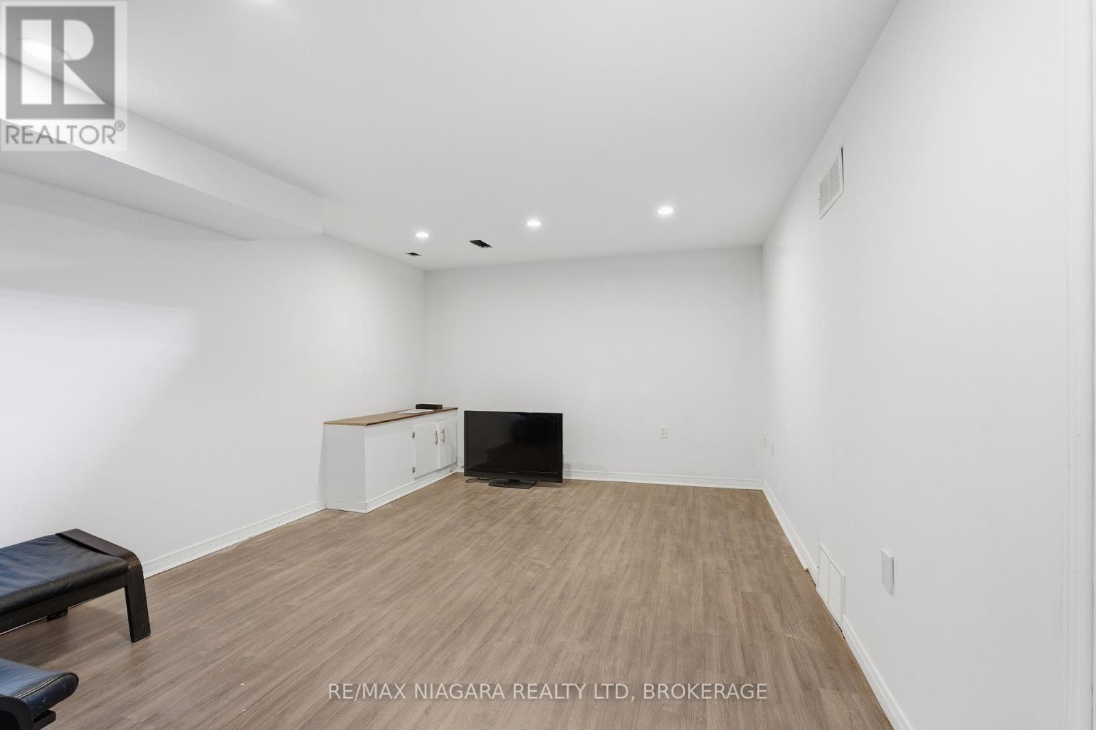 45 Sherman Drive, St. Catharines, Ontario  L2N 2K9 - Photo 13 - X12918994