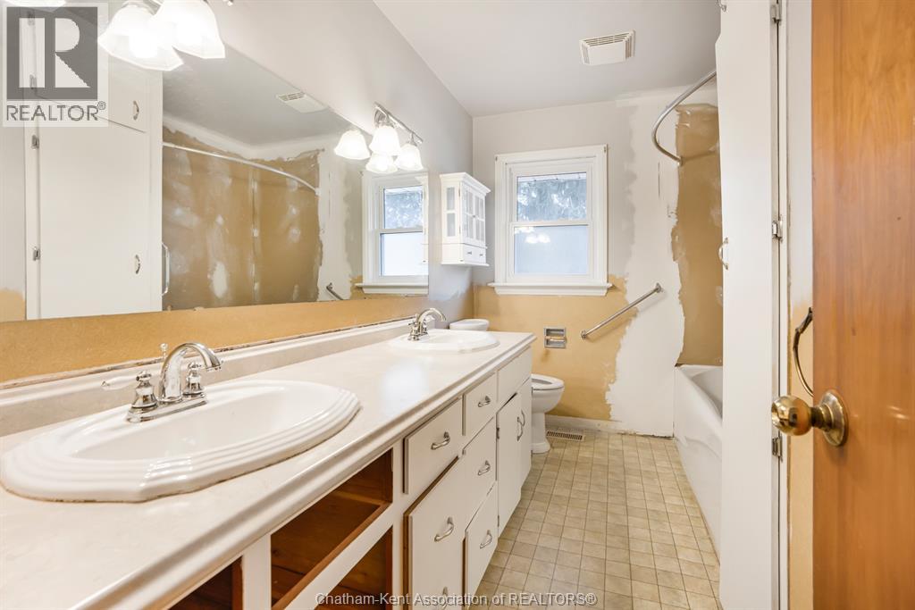 120 Churchill Street, Chatham, Ontario  N7L 3T5 - Photo 12 - 26008742