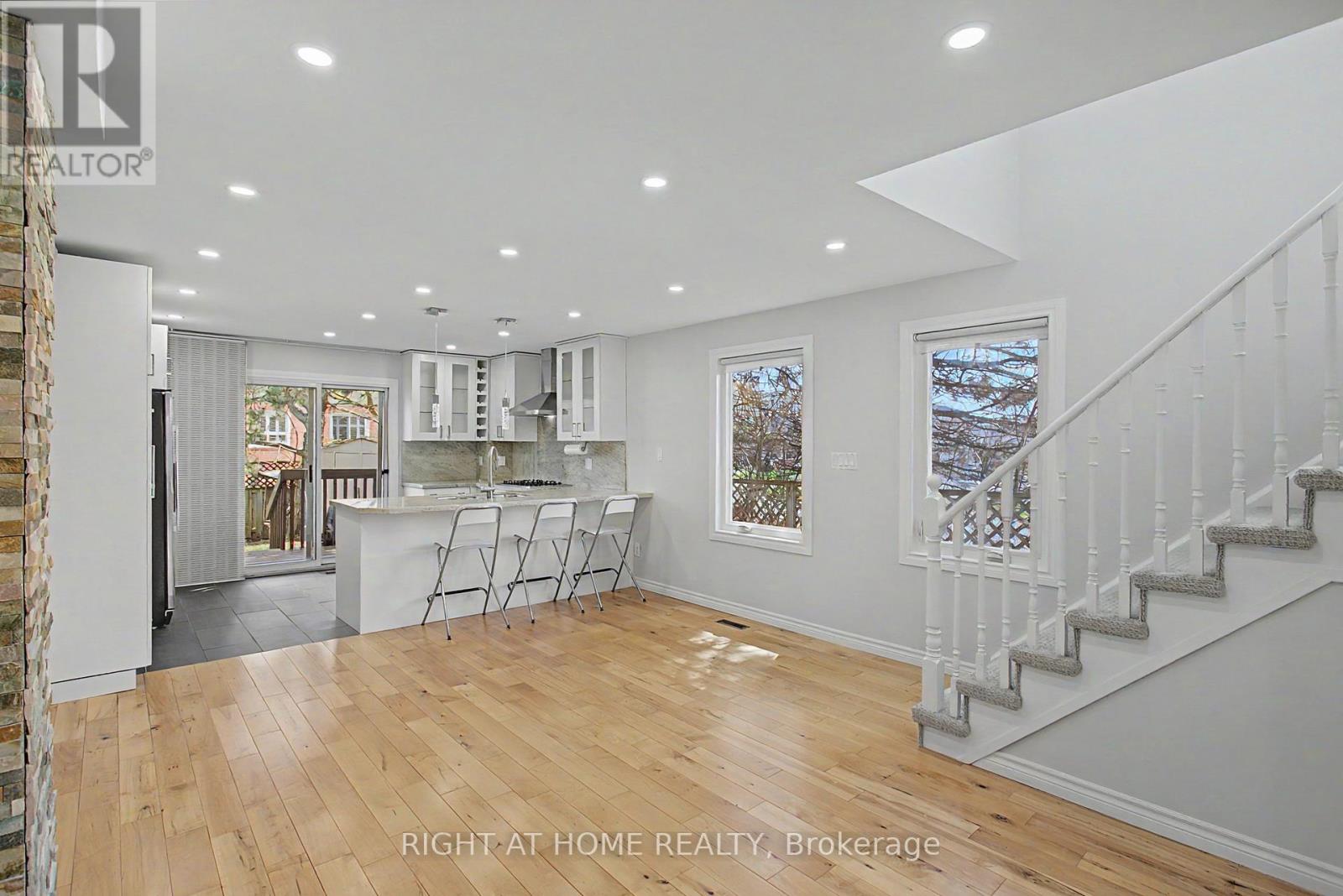 71 Avenue Road, Richmond Hill, Ontario  L4C 9N6 - Photo 15 - N13028618