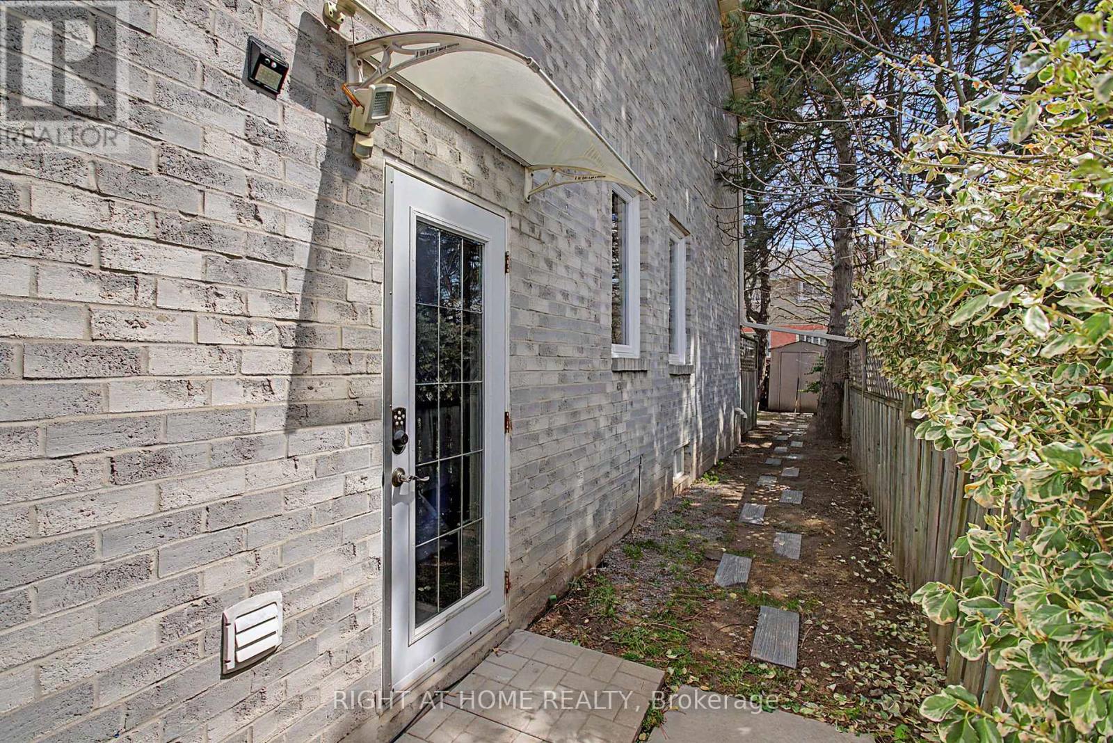 71 Avenue Road, Richmond Hill, Ontario  L4C 9N6 - Photo 40 - N13028618