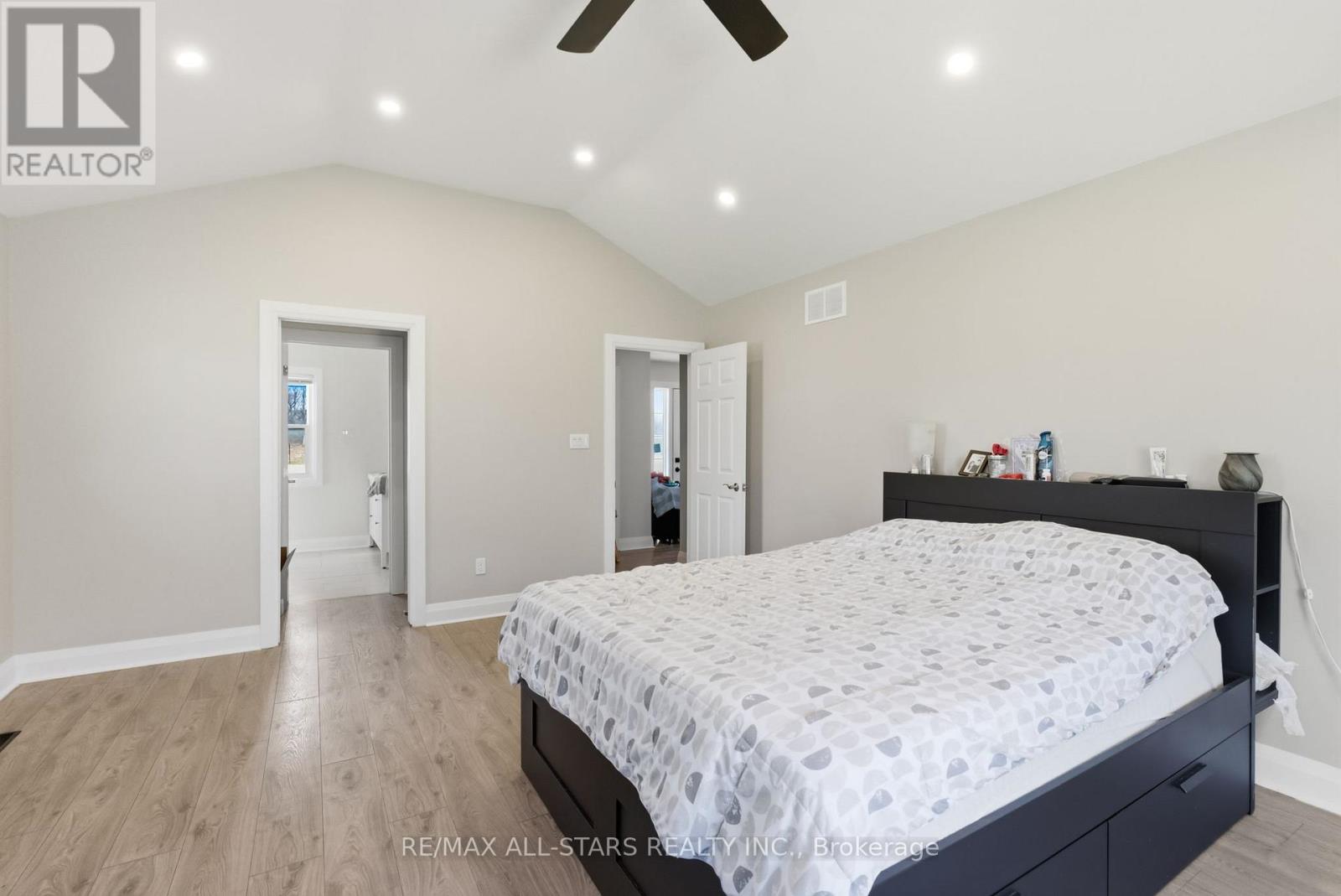 88 Victoria Road, Georgina, Ontario  L0E 1N0 - Photo 15 - N13028658