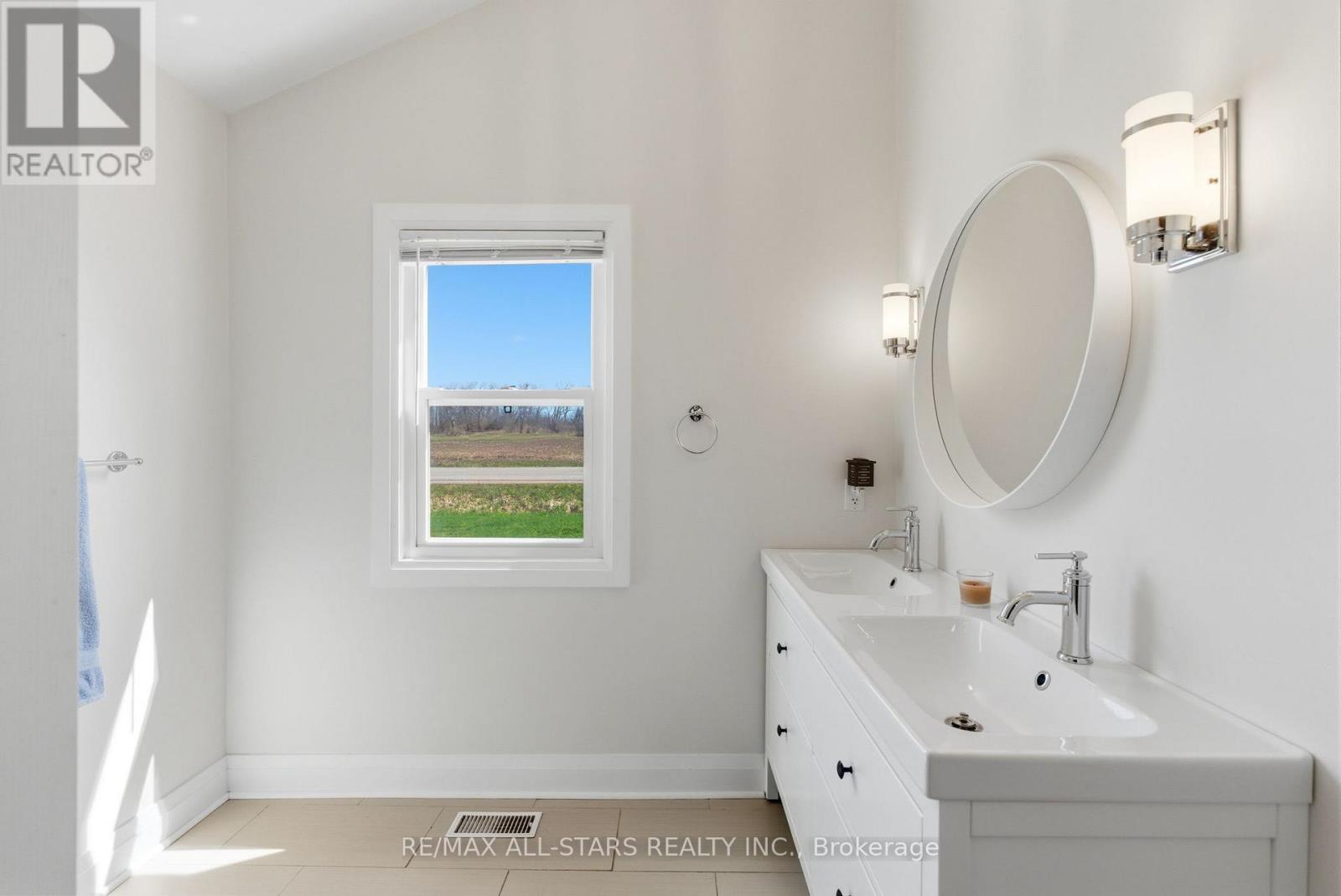 88 Victoria Road, Georgina, Ontario  L0E 1N0 - Photo 16 - N13028658