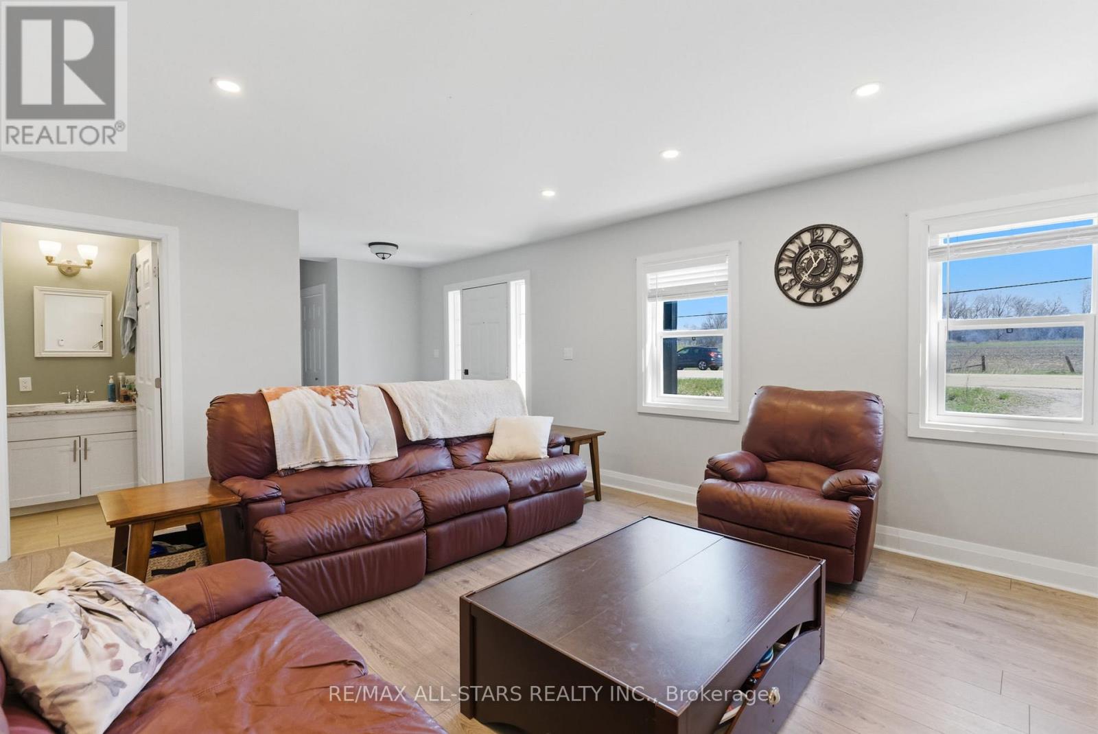 88 Victoria Road, Georgina, Ontario  L0E 1N0 - Photo 5 - N13028658