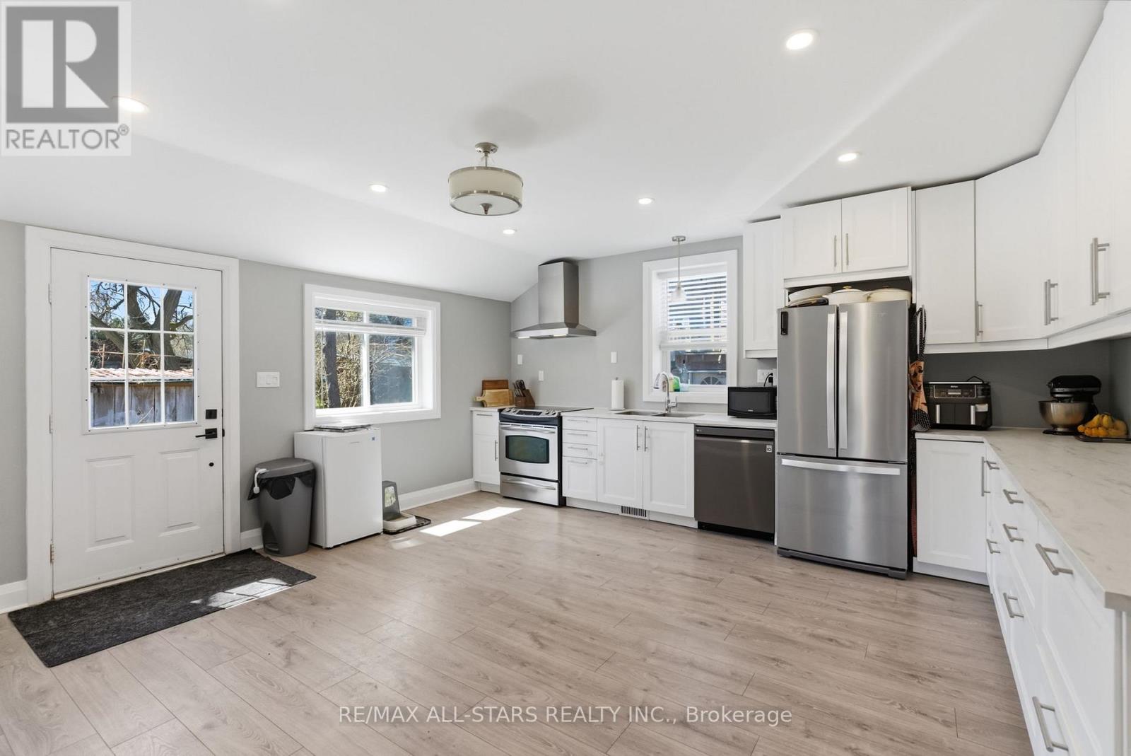 88 Victoria Road, Georgina, Ontario  L0E 1N0 - Photo 7 - N13028658