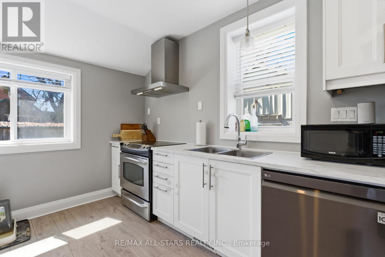 88 Victoria Road, Georgina, Ontario  L0E 1N0 - Photo 8 - N13028658