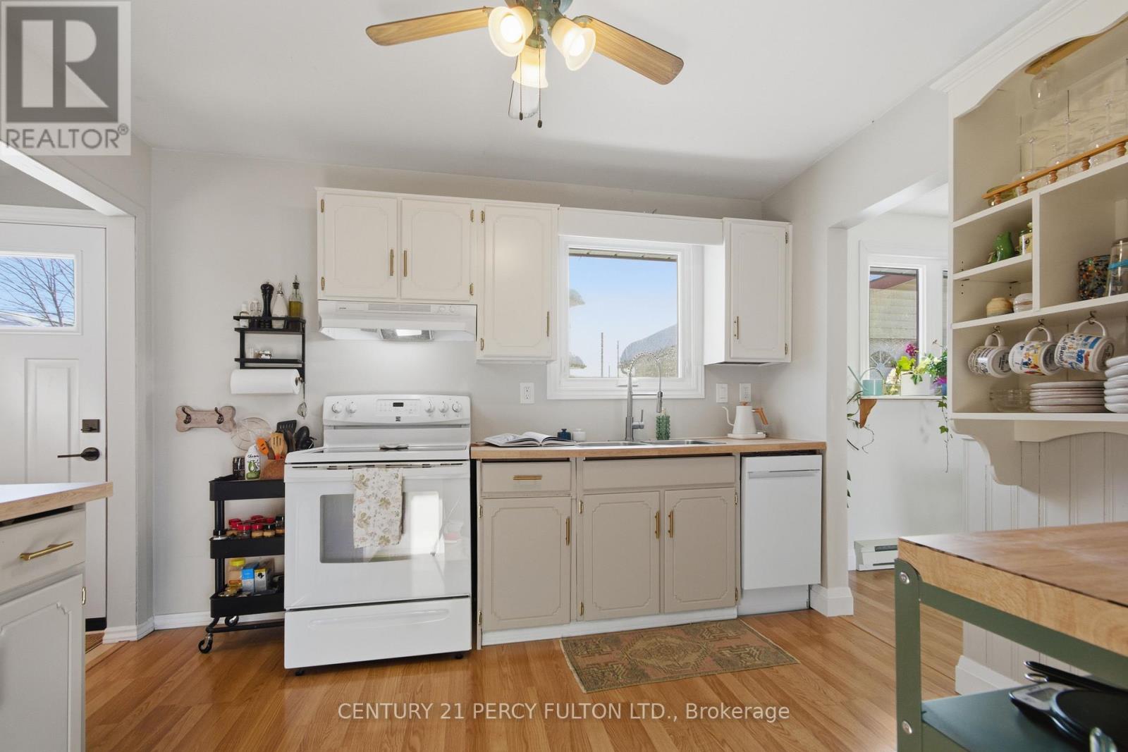 1 Peter Street, Quinte West, Ontario  K8V 6G6 - Photo 7 - X12775300