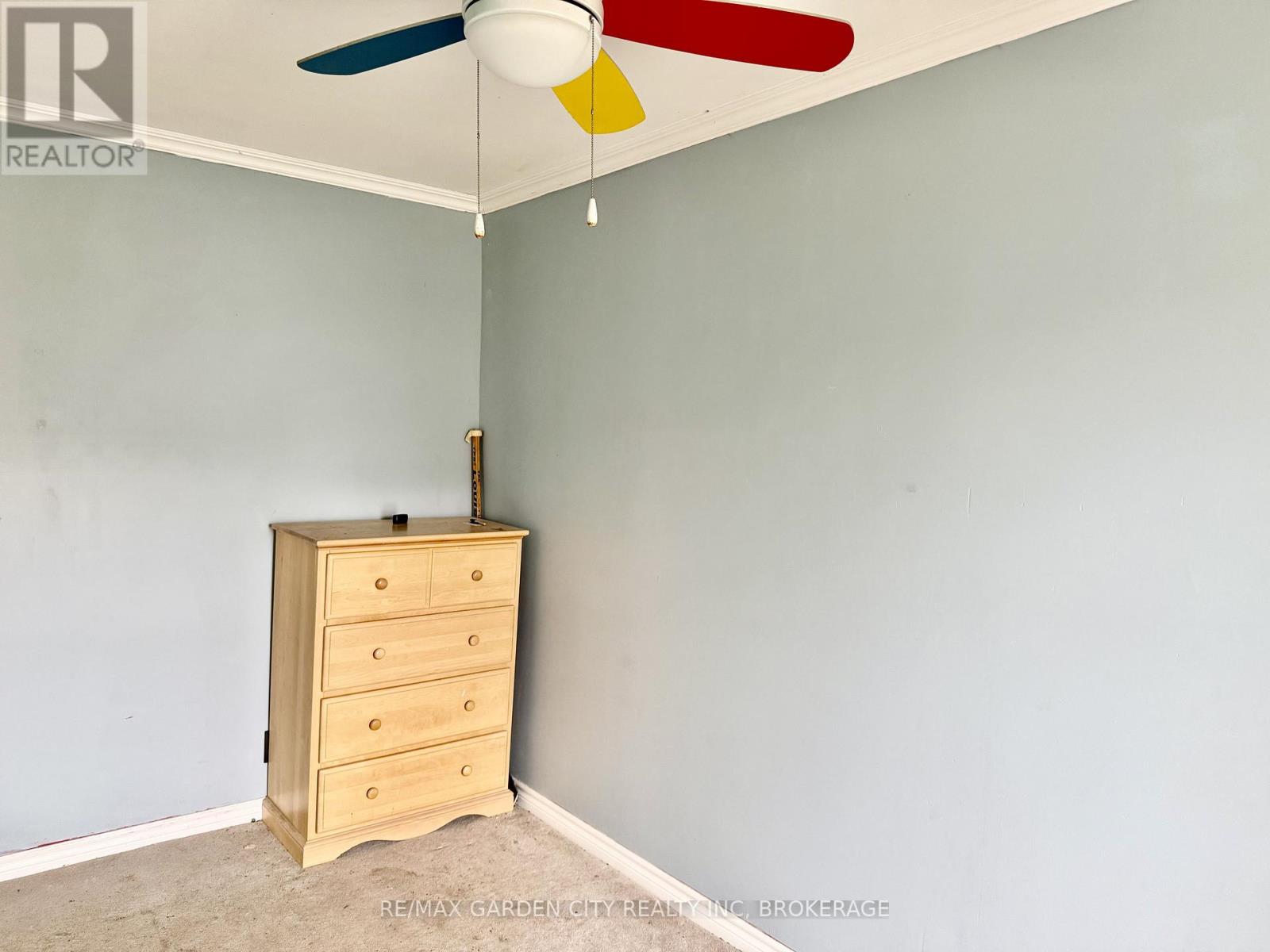 13 Rockwood Avenue, St. Catharines, Ontario  L2P 1E4 - Photo 12 - X12820832